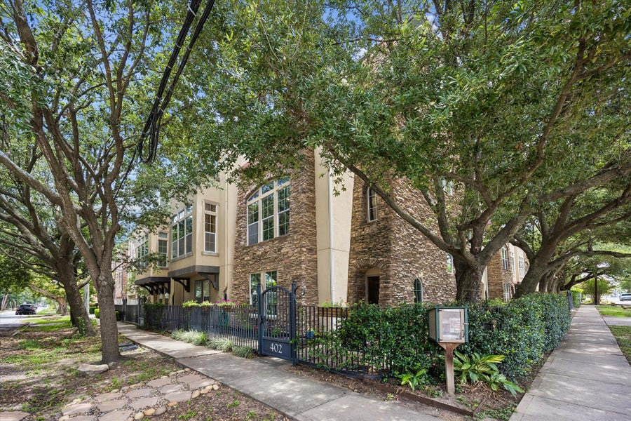 Property photo for 402 Roy Street, Houston, TX