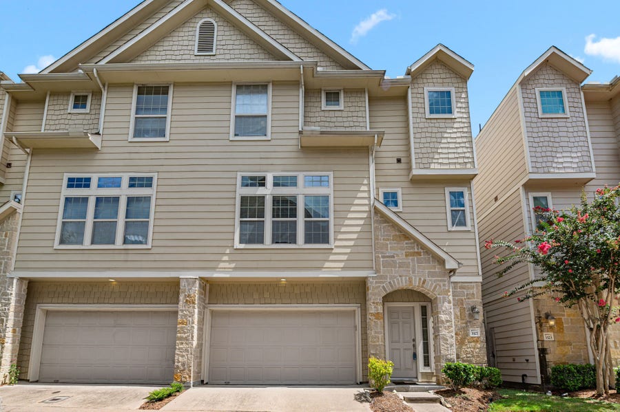 Property photo for 3327 Home Point Drive, Houston, TX
