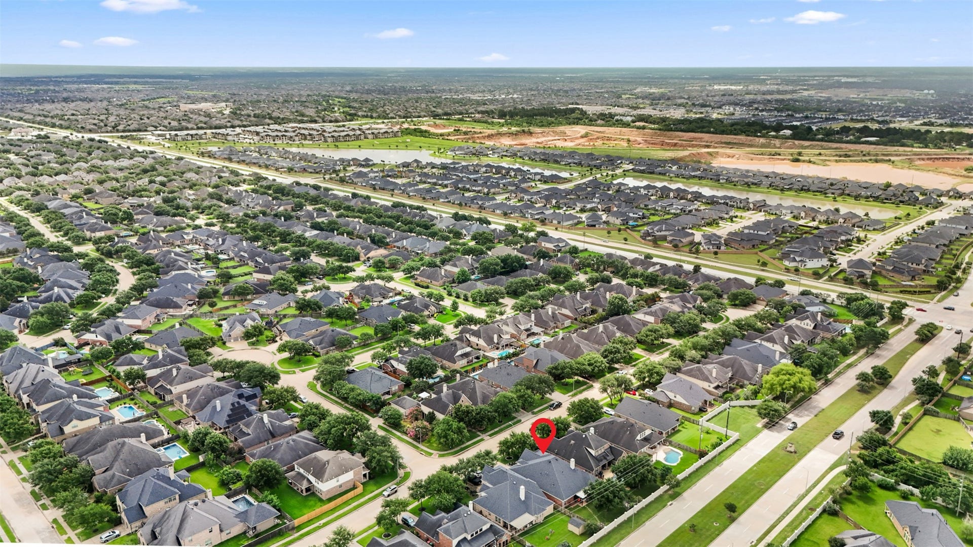 2902 Red Maple Drive, Katy, TX 77494 Located within a beautifully maintained neighborhood, the home enjoys convenient access to major thoroughfares, nearby shopping, dining, parks, and everyday conveniences while maintaining a peaceful residential atmosphere.