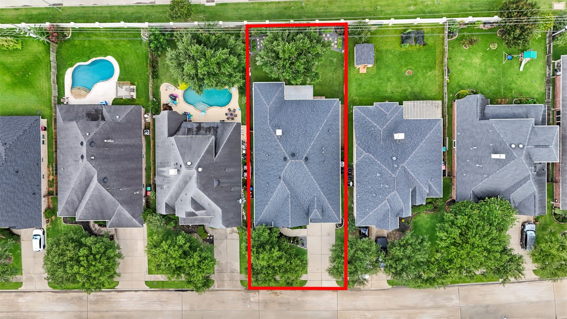 2902 Red Maple Drive, Katy, TX 77494 Aerial imagery highlights the property's spacious homesite and generously sized backyard.