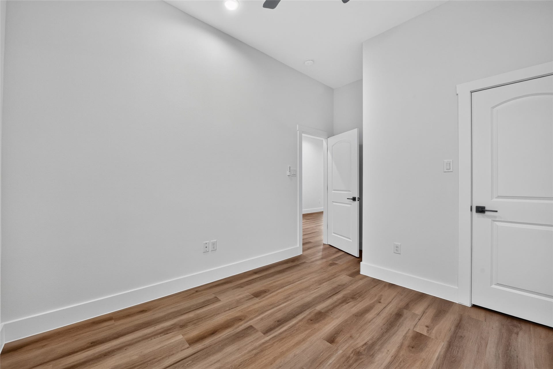 3537 Amos Street, Houston, TX 77021 Both secondary bedrooms, with spacious closets adding generous storage and everyday functionality, can be conveniently accessed from the upstairs flex space.