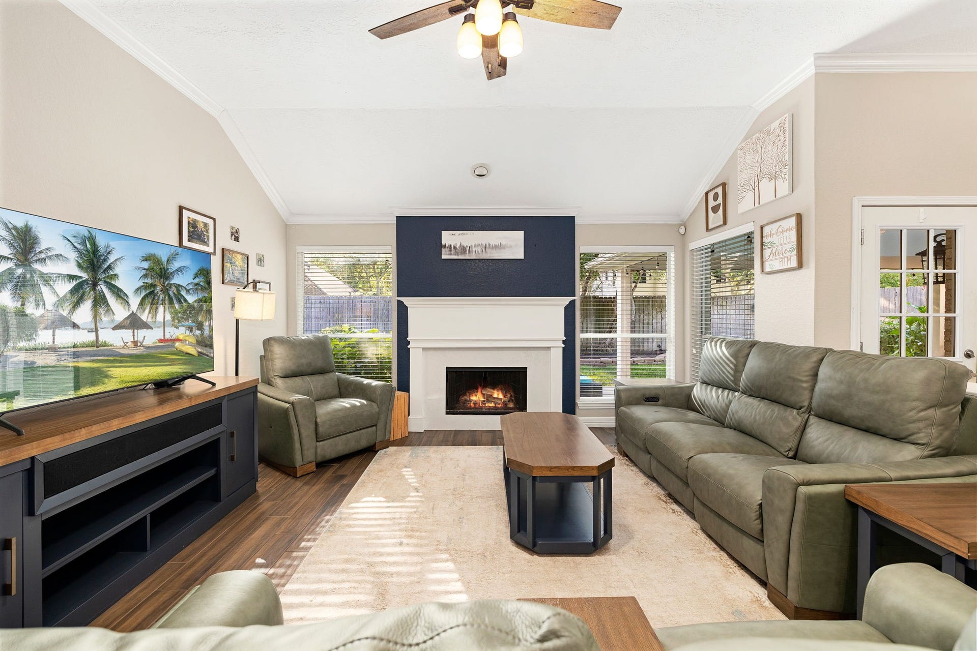 5104 Carefree Drive, League City, TX 77573 5104 Carefree Drive, League City, TX 77573