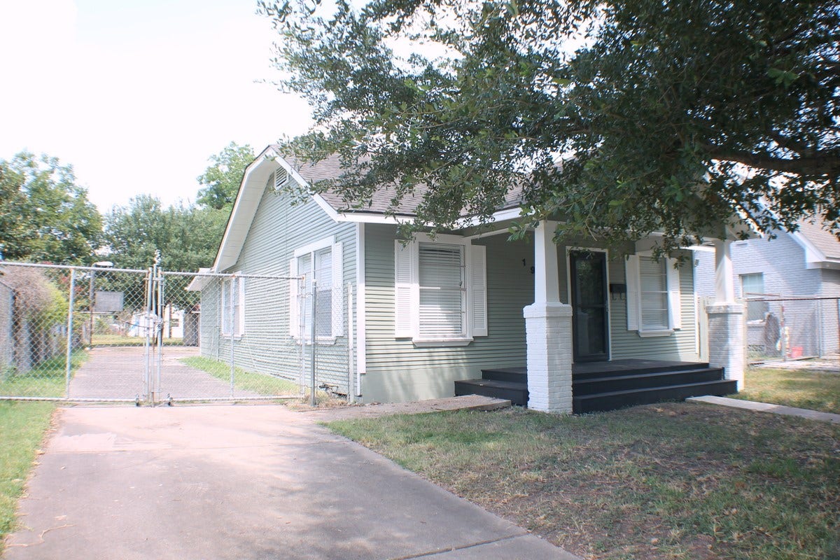 1910 Alta Vista Street, Houston, TX 77023 1910 Alta Vista Street, Houston, TX 77023