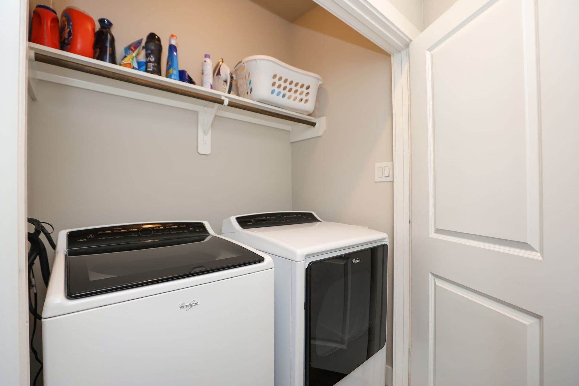 4515 Cornish Street, #A, Houston, TX 77007 Washer and dryer will stay with the new owner!