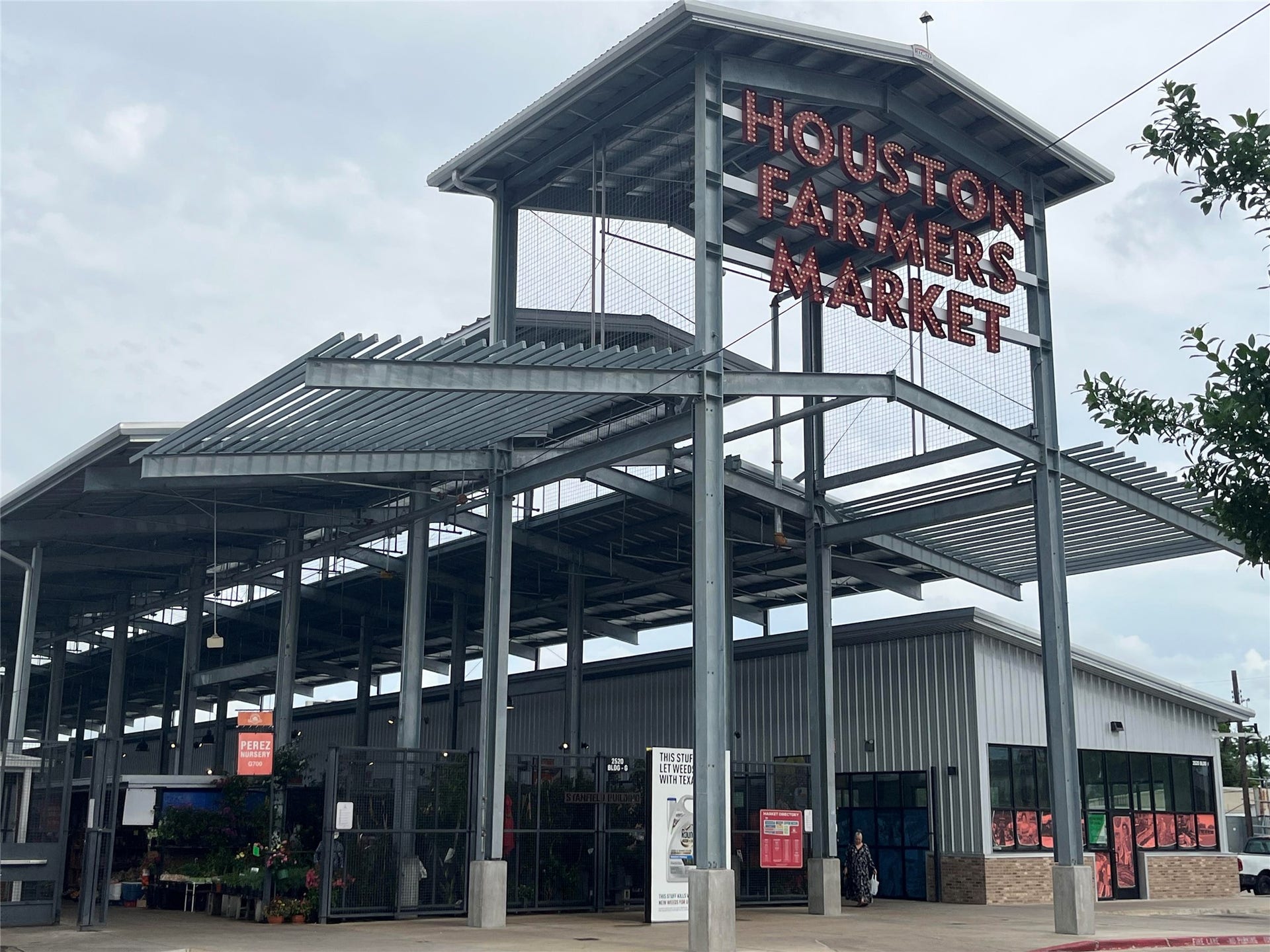 4515 Cornish Street, #A, Houston, TX 77007 Spend your Saturday afternoon at the renovated Houston Farmers Market, the stroll across the street to El Bolillo Bakery and Houston Dairymaids.