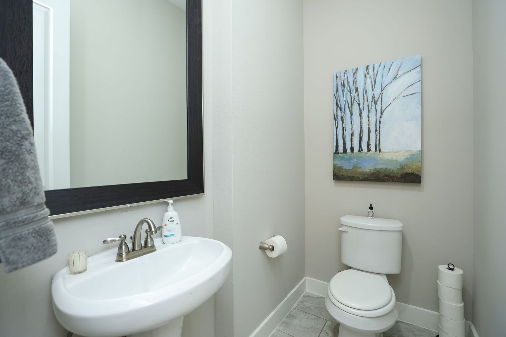 4515 Cornish Street, #A, Houston, TX 77007 Guest bath on 2nd floor is tucked in at the top of the stairs.