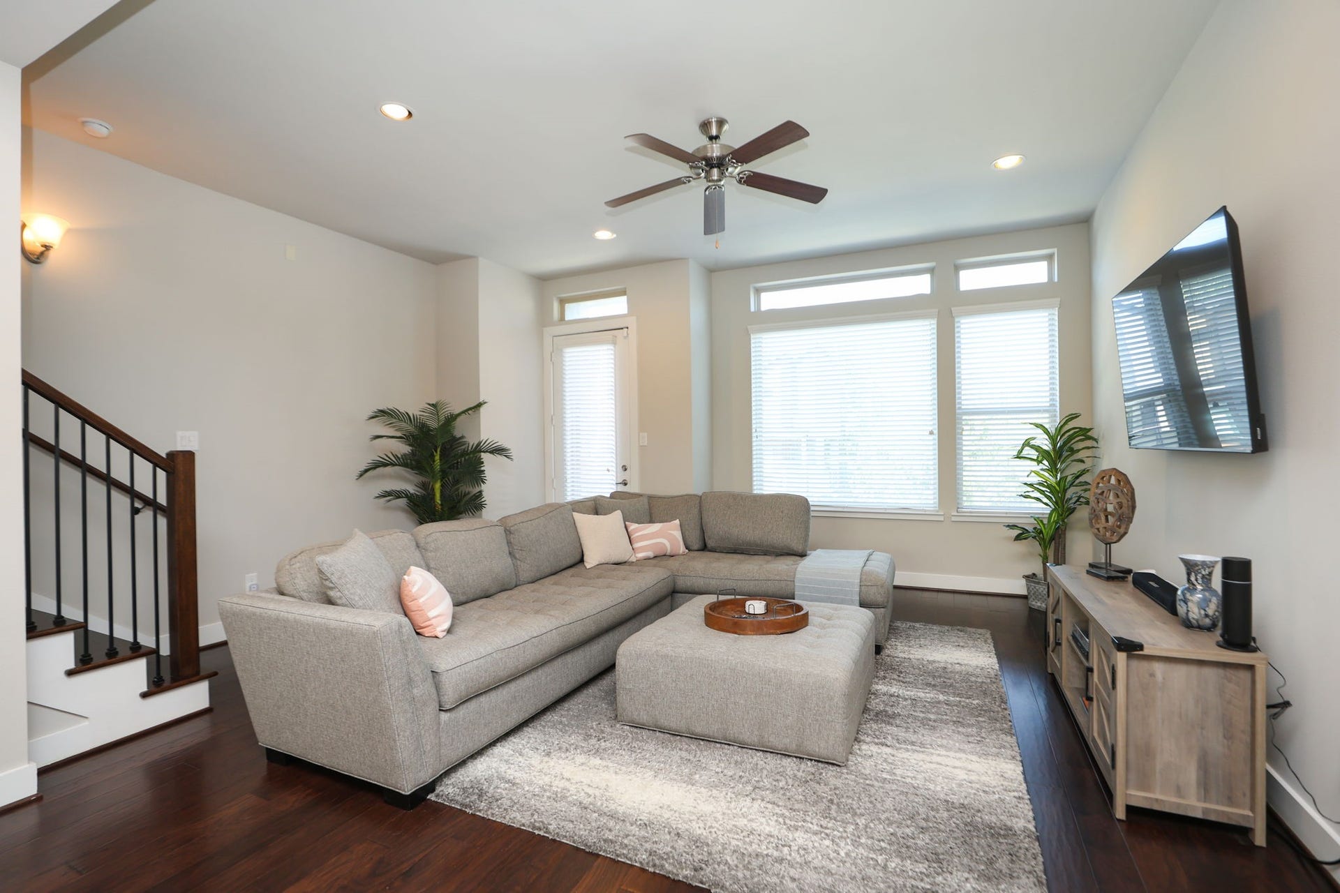4515 Cornish Street, #A, Houston, TX 77007 Welcome to your spacious living room with lots of light and transom windows! Door to the left goes to your balcony!