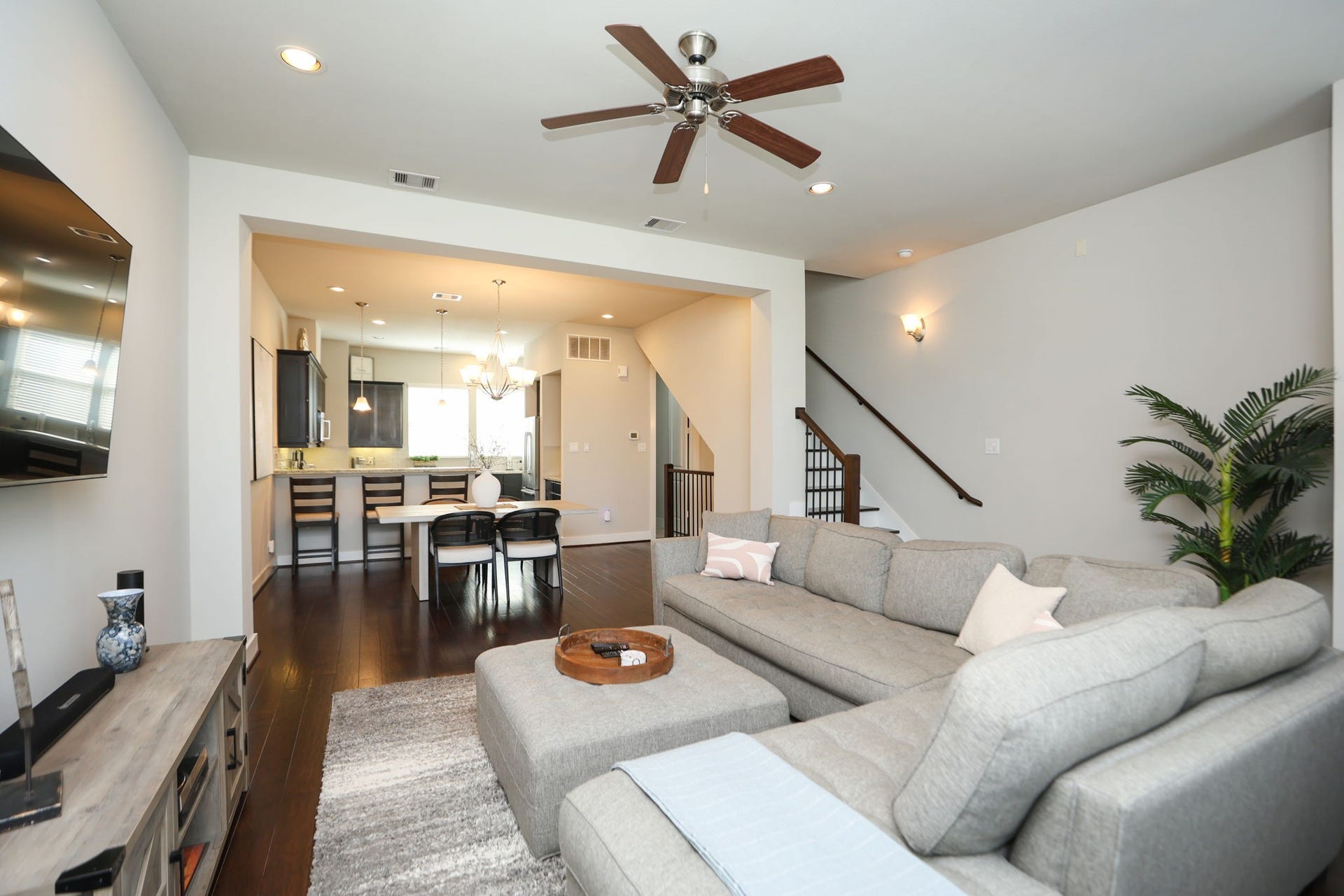 4515 Cornish Street, #A, Houston, TX 77007 View back across this amazing open living space. Ceiling fans and all hardwood floors make this home comfortable and clean!