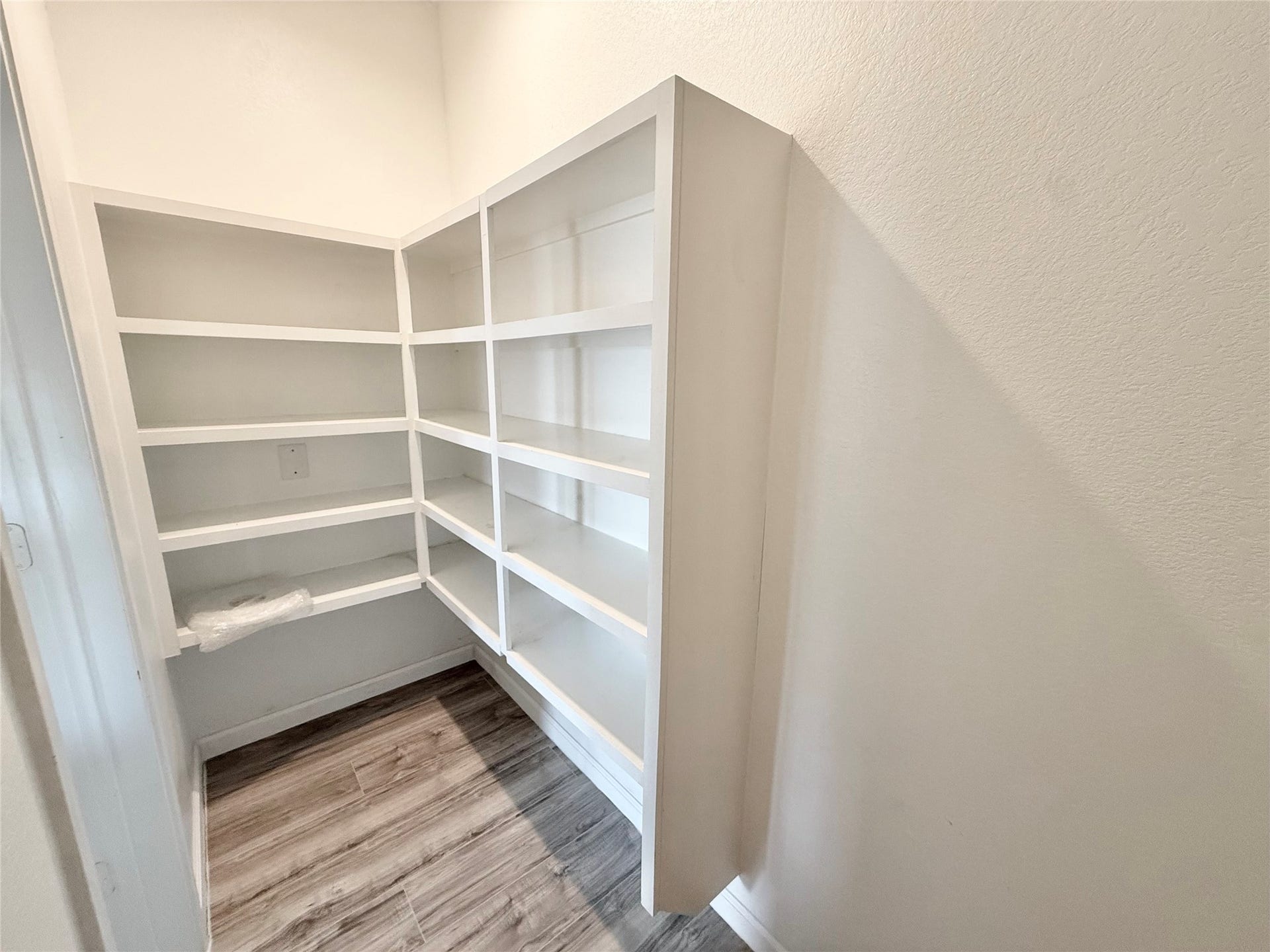 13009 Leisure Cove Drive, Texas City, TX 77568 Oversized walk-in pantry with plenty of storage space.
