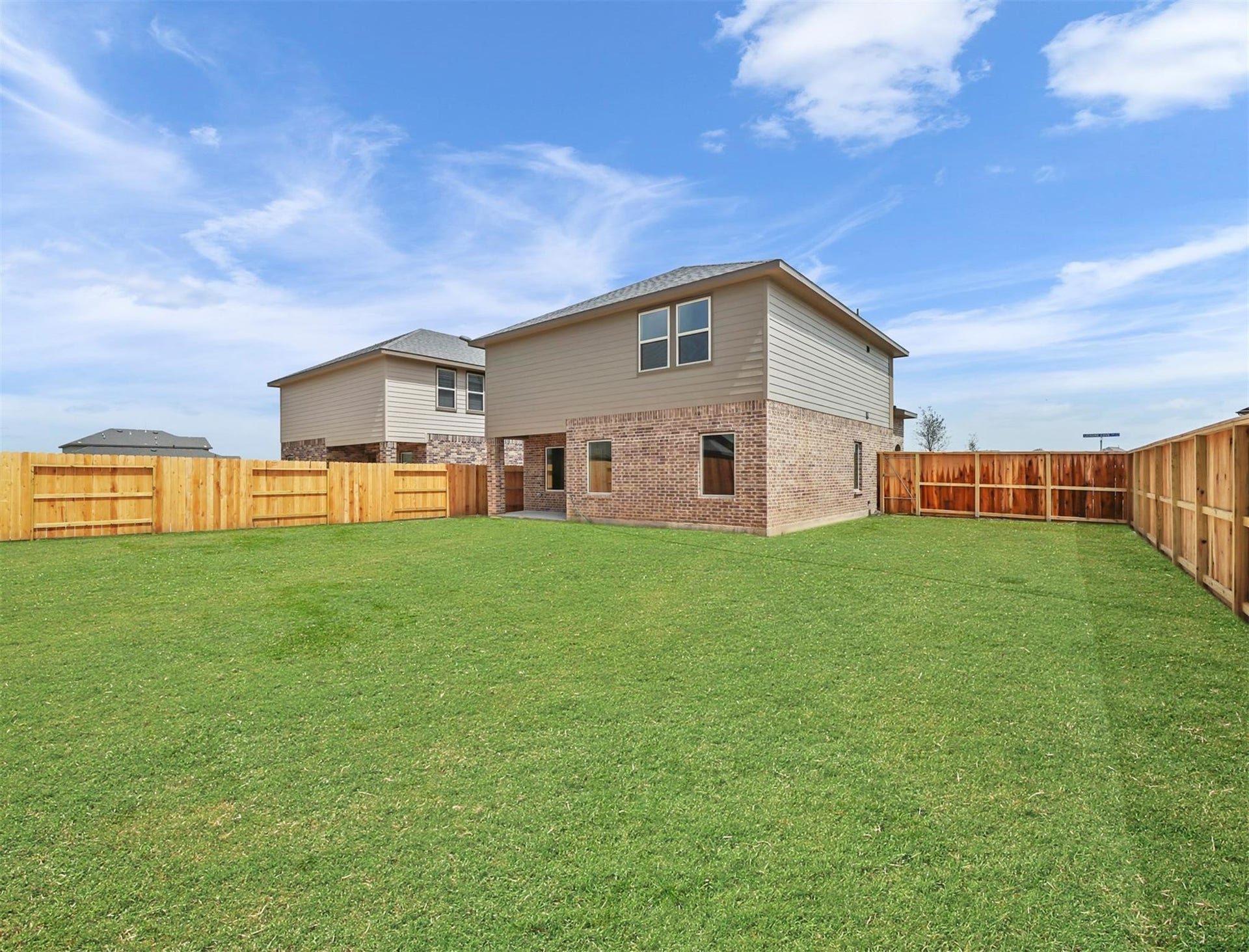 13009 Leisure Cove Drive, Texas City, TX 77568 Spacious backyard with plenty of room to enjoy the outdoors.