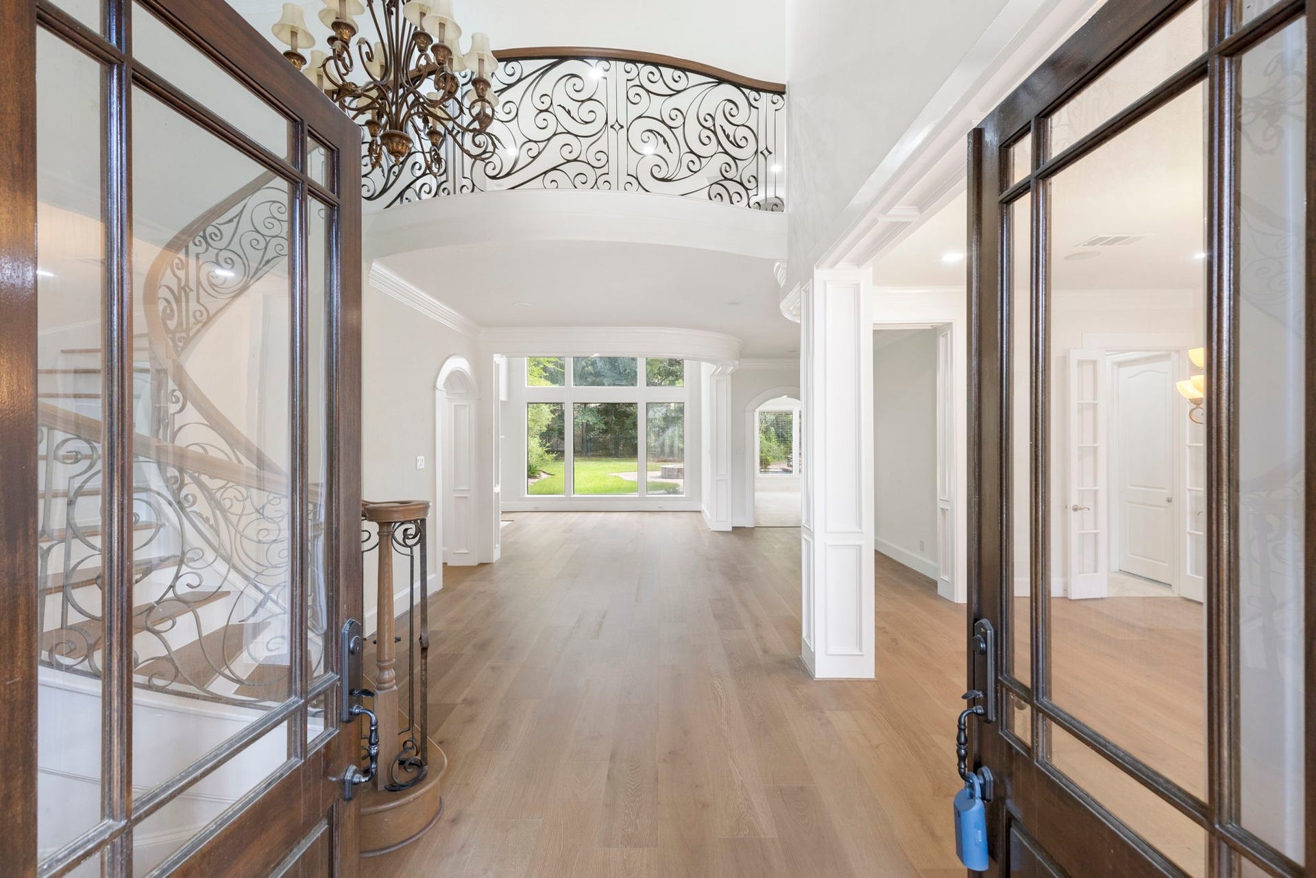 39 W Bracebridge Circle, The Woodlands, TX 77382 39 W Bracebridge Circle, The Woodlands, TX 77382