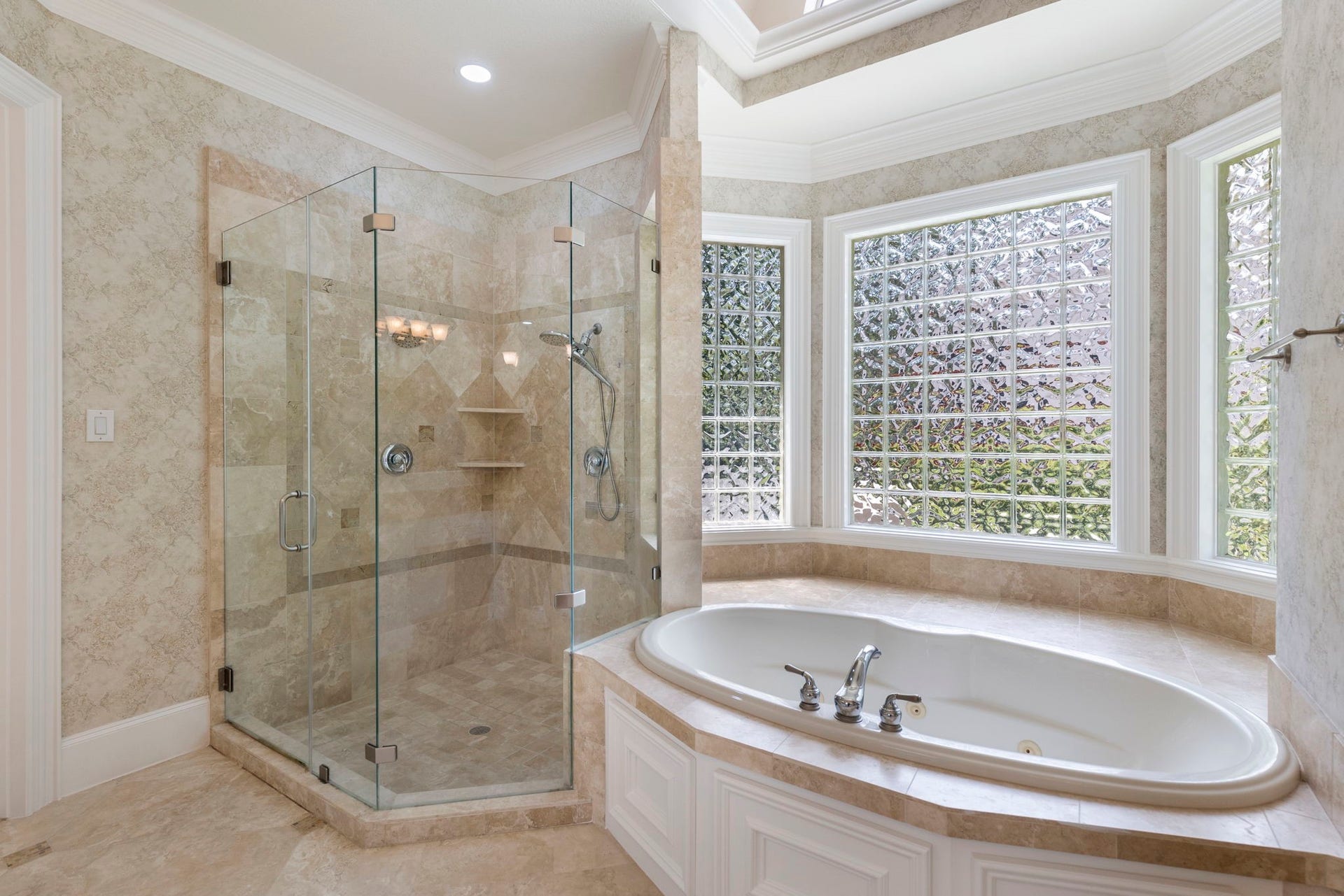 39 W Bracebridge Circle, The Woodlands, TX 77382 39 W Bracebridge Circle, The Woodlands, TX 77382