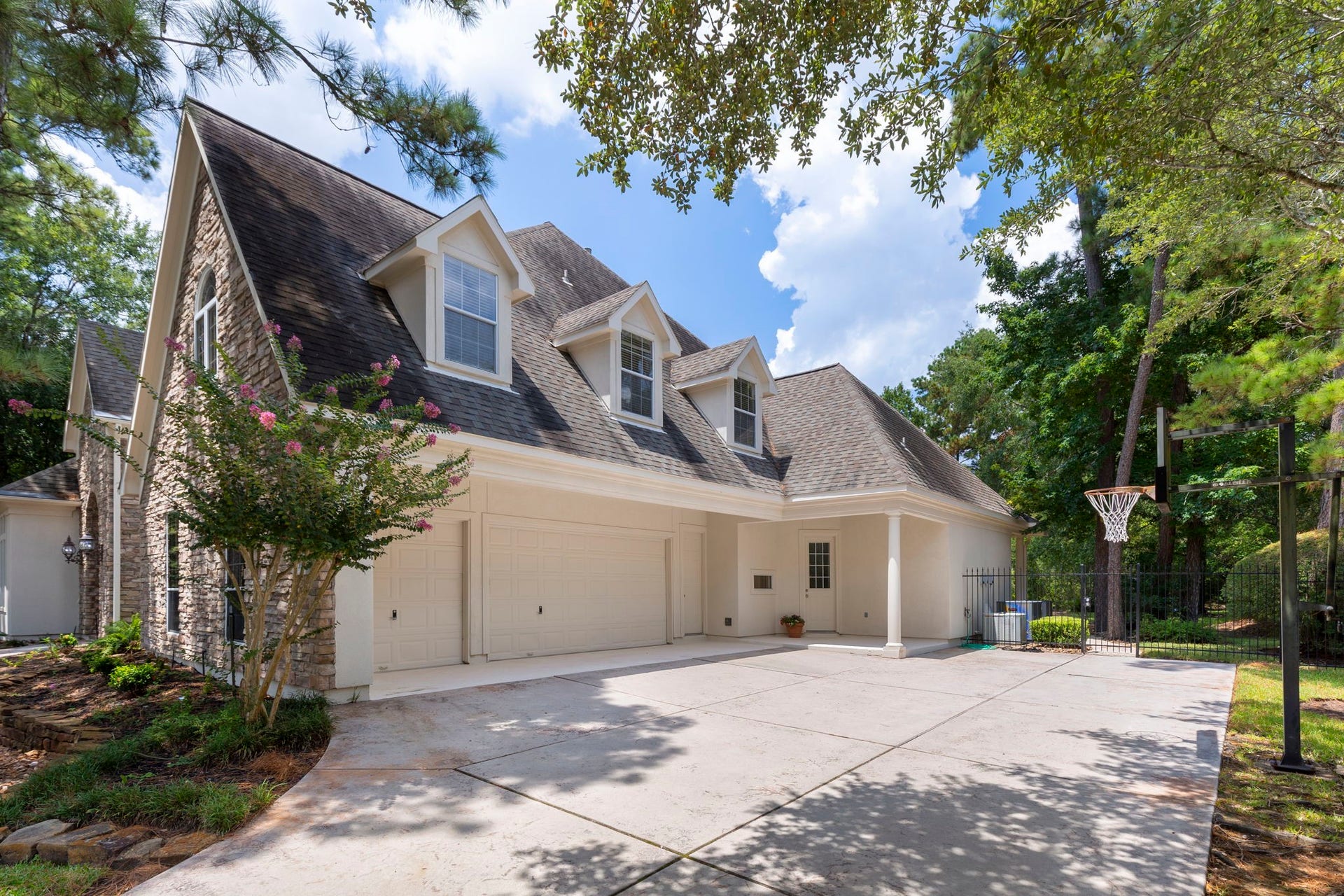 39 W Bracebridge Circle, The Woodlands, TX 77382 39 W Bracebridge Circle, The Woodlands, TX 77382