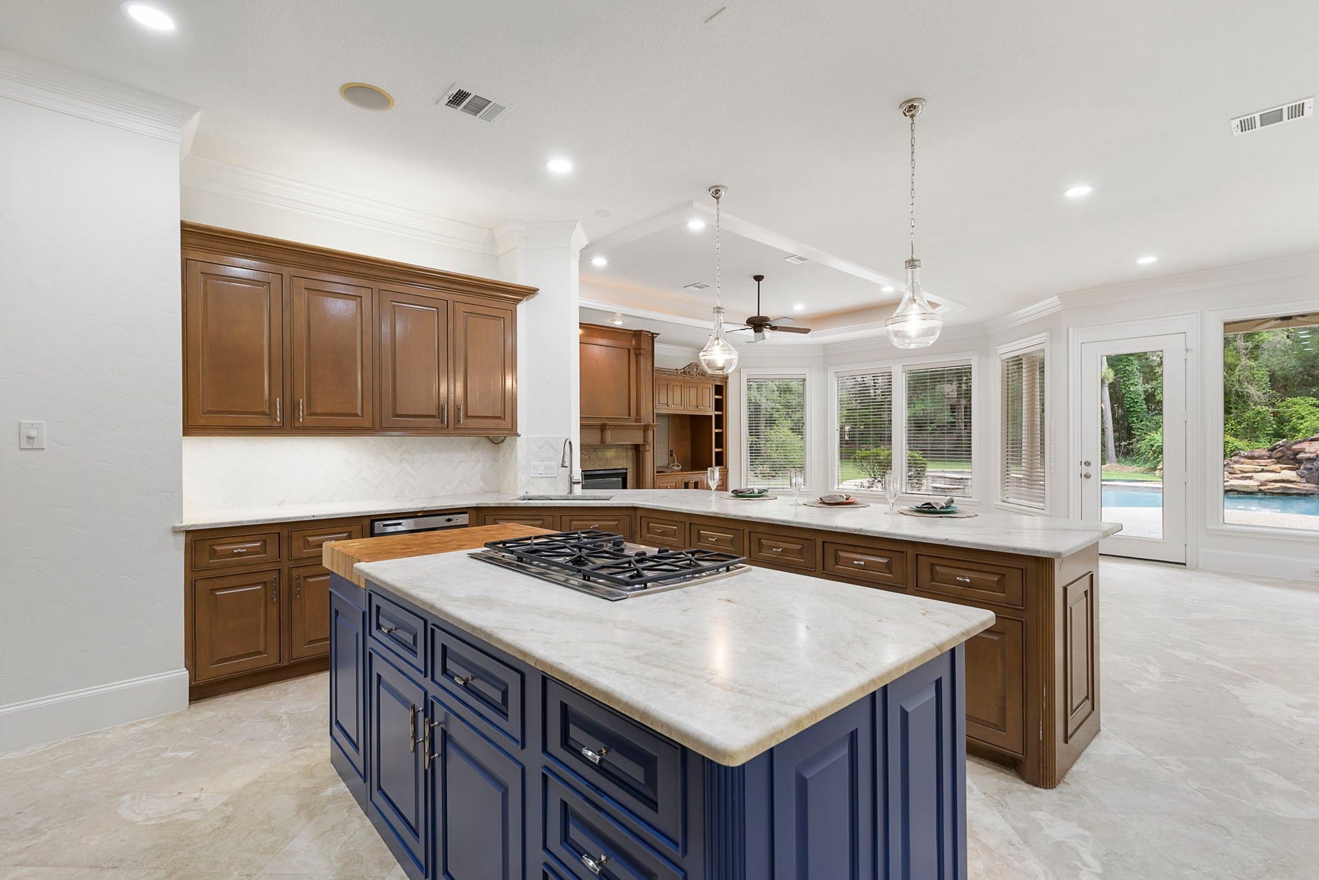 39 W Bracebridge Circle, The Woodlands, TX 77382 39 W Bracebridge Circle, The Woodlands, TX 77382