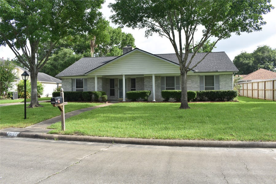 Property photo for 3110 Springhill Drive, Missouri City, TX