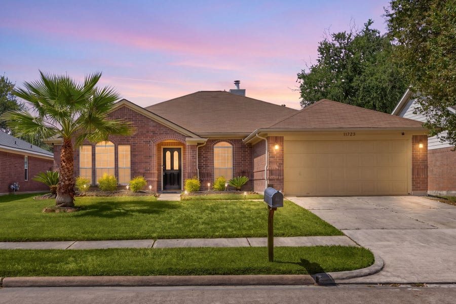 Property photo for 11723 Inga Lane, Houston, TX