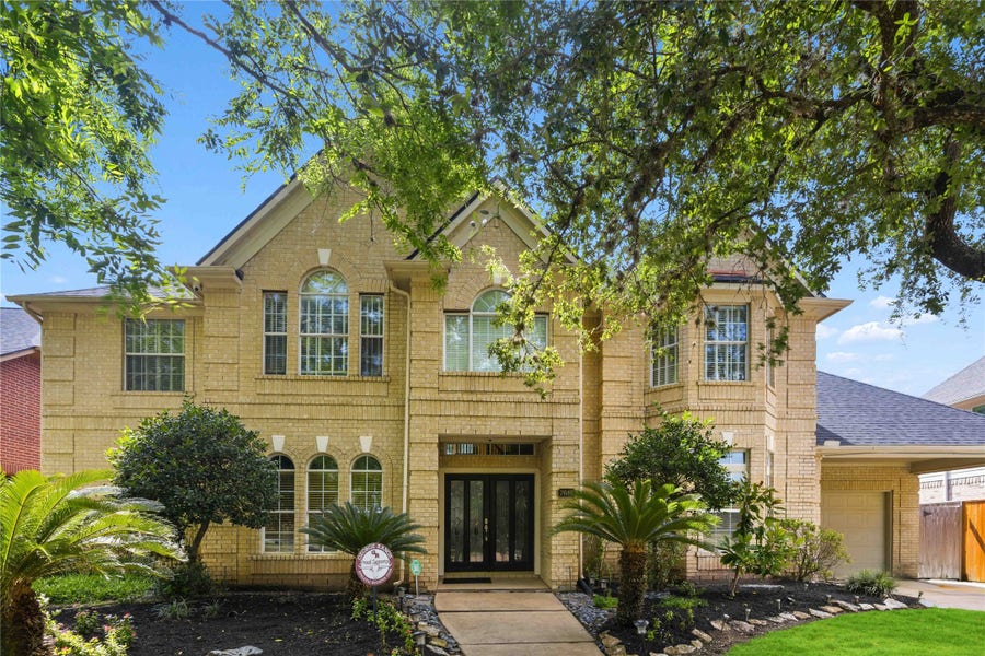 Property photo for 7610 Guinevere Drive, Sugar Land, TX