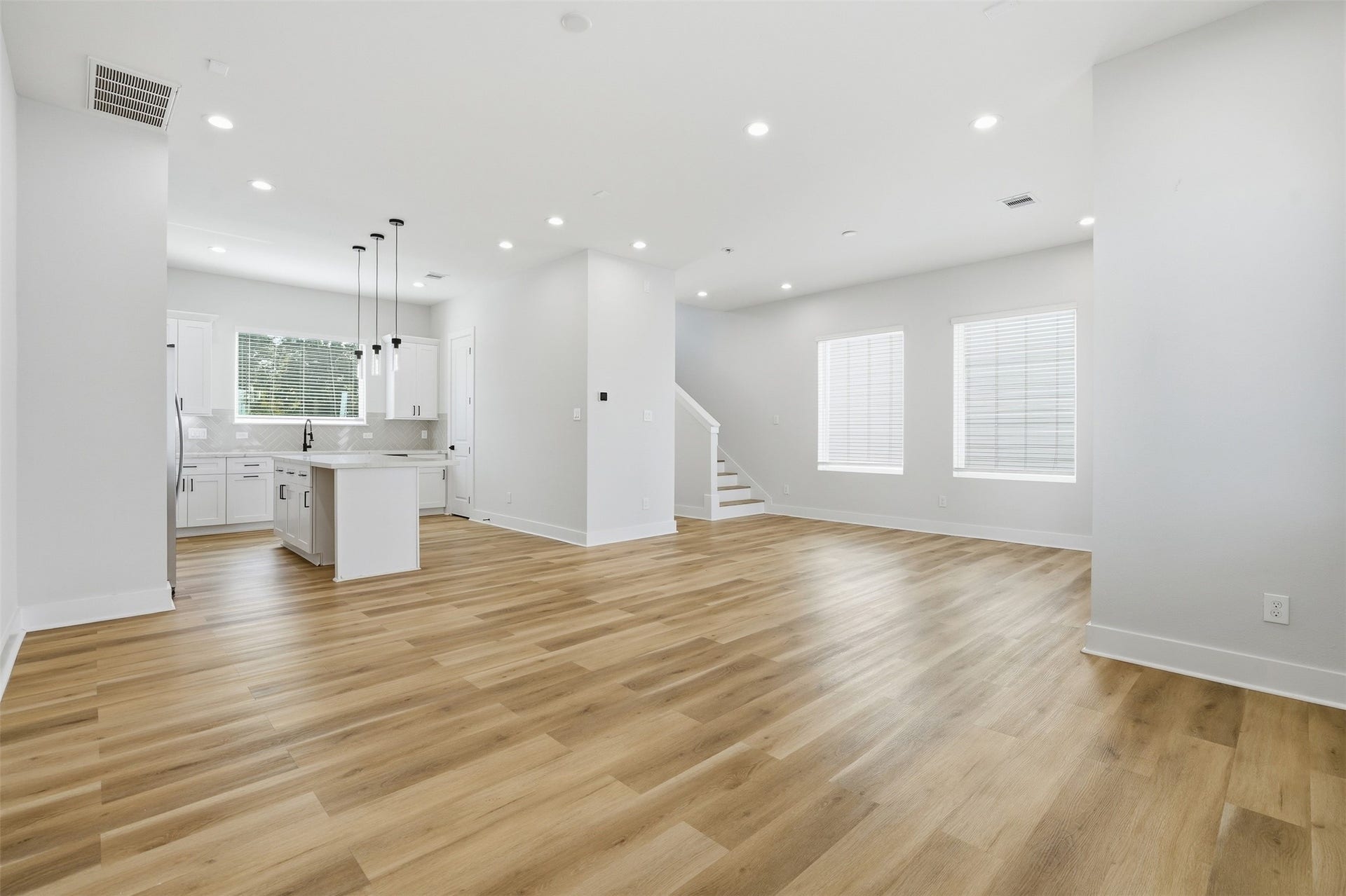 2304 Hoskins Drive, #C, Houston, TX 77080 2304 Hoskins Drive, #C, Houston, TX 77080