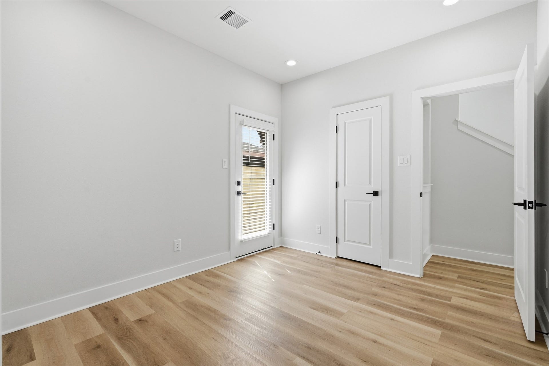 2304 Hoskins Drive, #C, Houston, TX 77080 2304 Hoskins Drive, #C, Houston, TX 77080