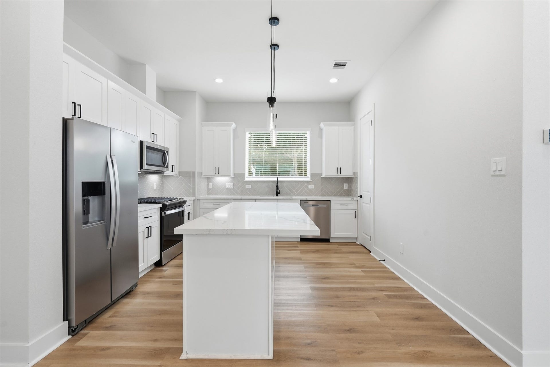 2304 Hoskins Drive, #C, Houston, TX 77080 2304 Hoskins Drive, #C, Houston, TX 77080