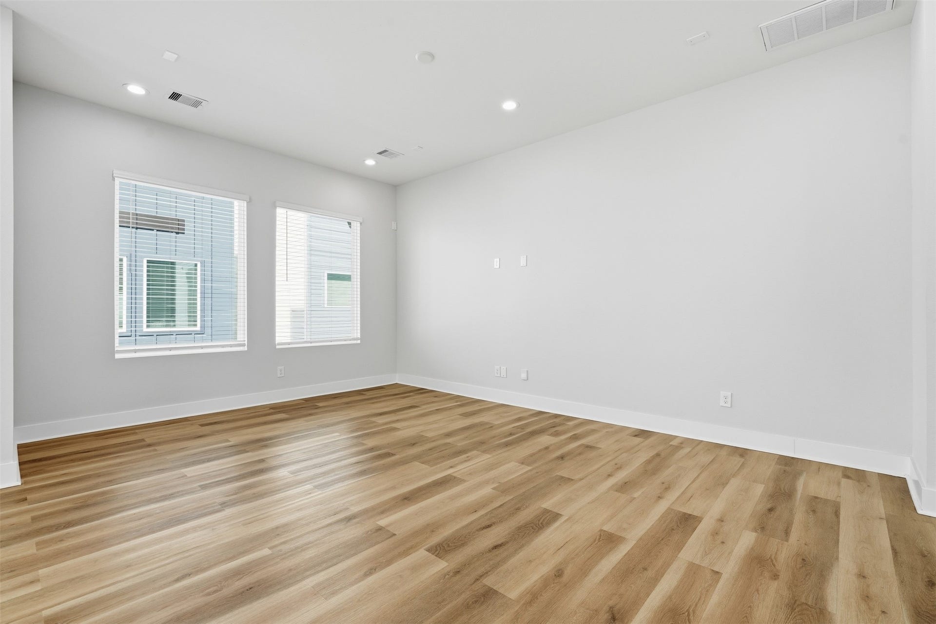 2304 Hoskins Drive, #C, Houston, TX 77080 2304 Hoskins Drive, #C, Houston, TX 77080