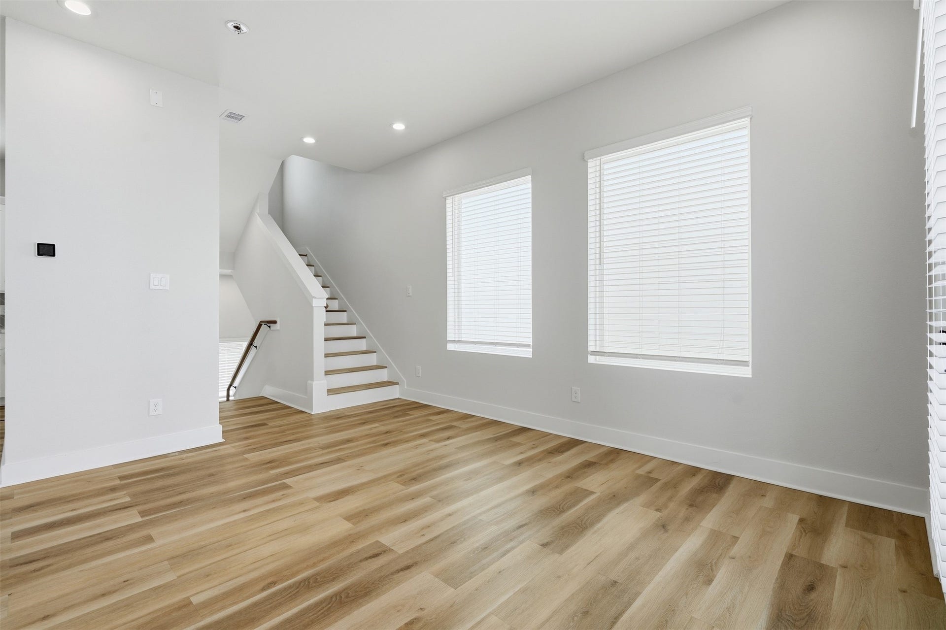 2304 Hoskins Drive, #C, Houston, TX 77080 2304 Hoskins Drive, #C, Houston, TX 77080