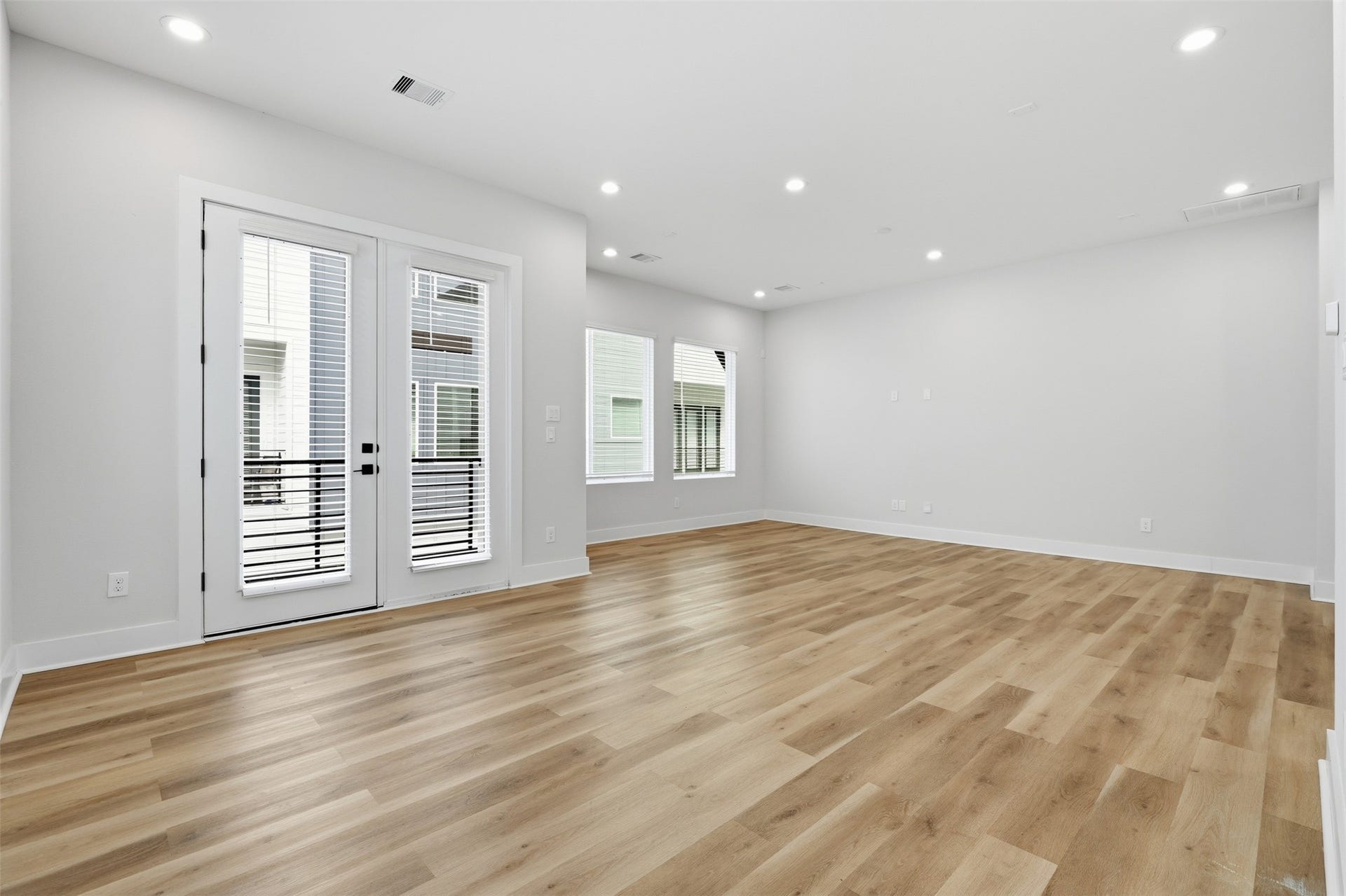 2304 Hoskins Drive, #C, Houston, TX 77080 2304 Hoskins Drive, #C, Houston, TX 77080