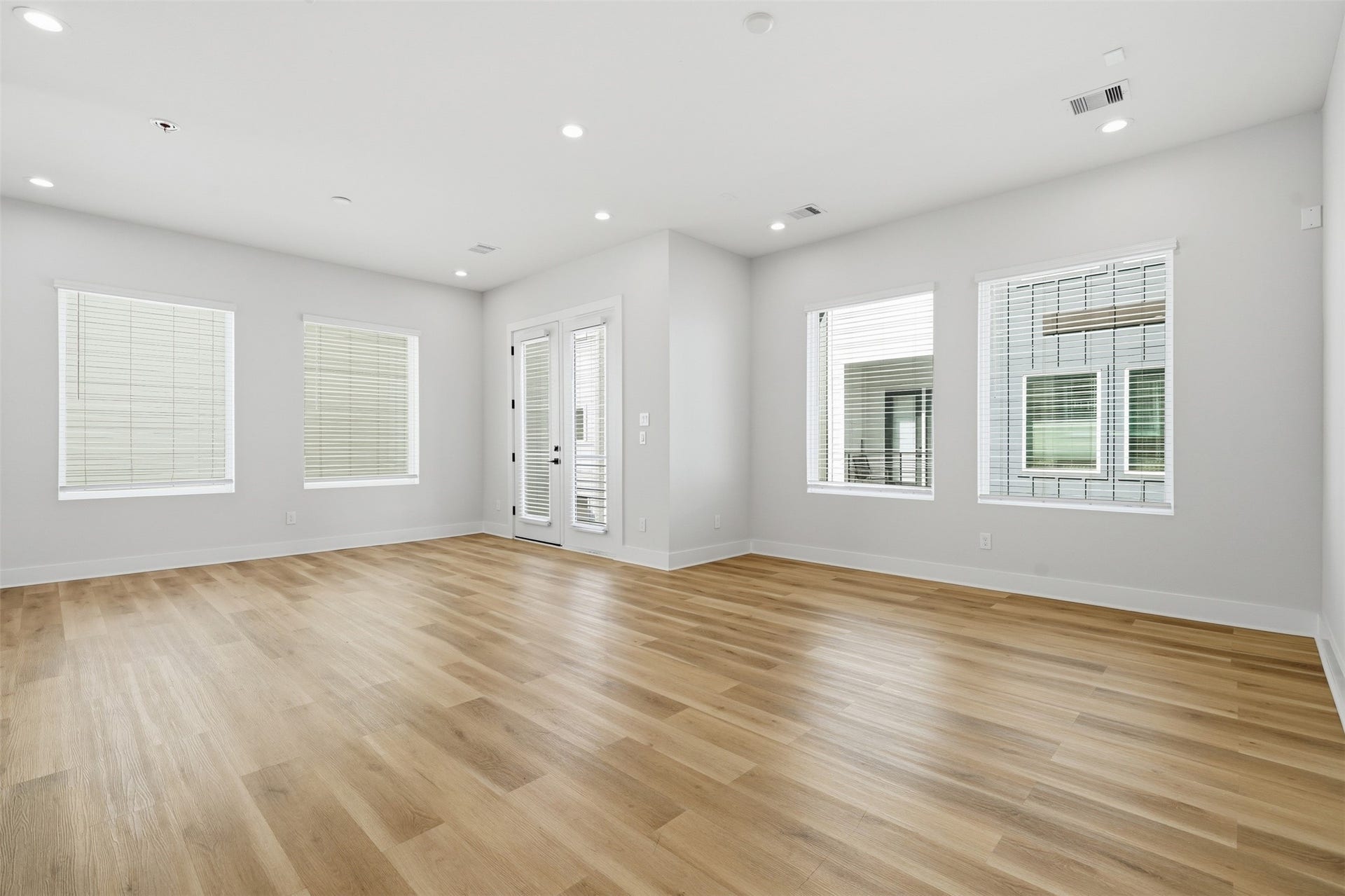 2304 Hoskins Drive, #C, Houston, TX 77080 2304 Hoskins Drive, #C, Houston, TX 77080