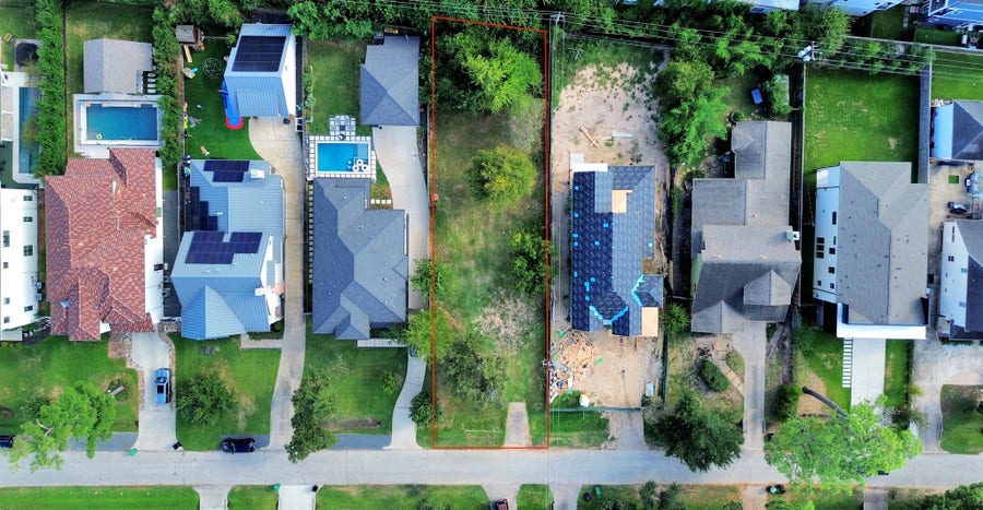 Property photo for 951 W 41st Street, Houston, TX