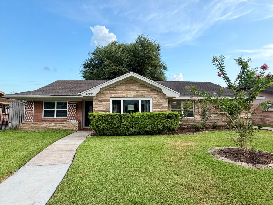 Property photo for 4027 Martinshire Drive, Houston, TX