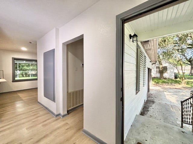 2419 Meadow Lane, La Marque, TX 77568 Welcome home!