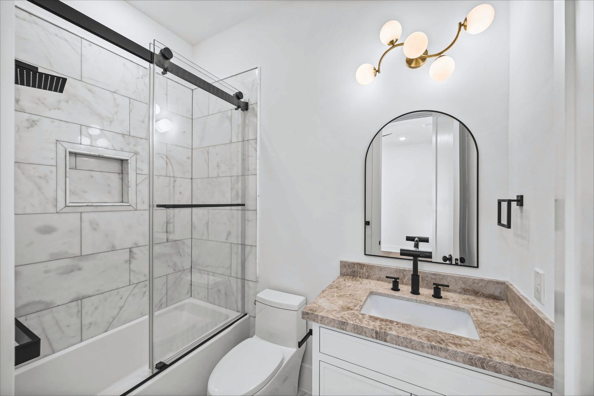 418 Eleanor Street, Houston, TX 77009 418 Eleanor Street, Houston, TX 77009