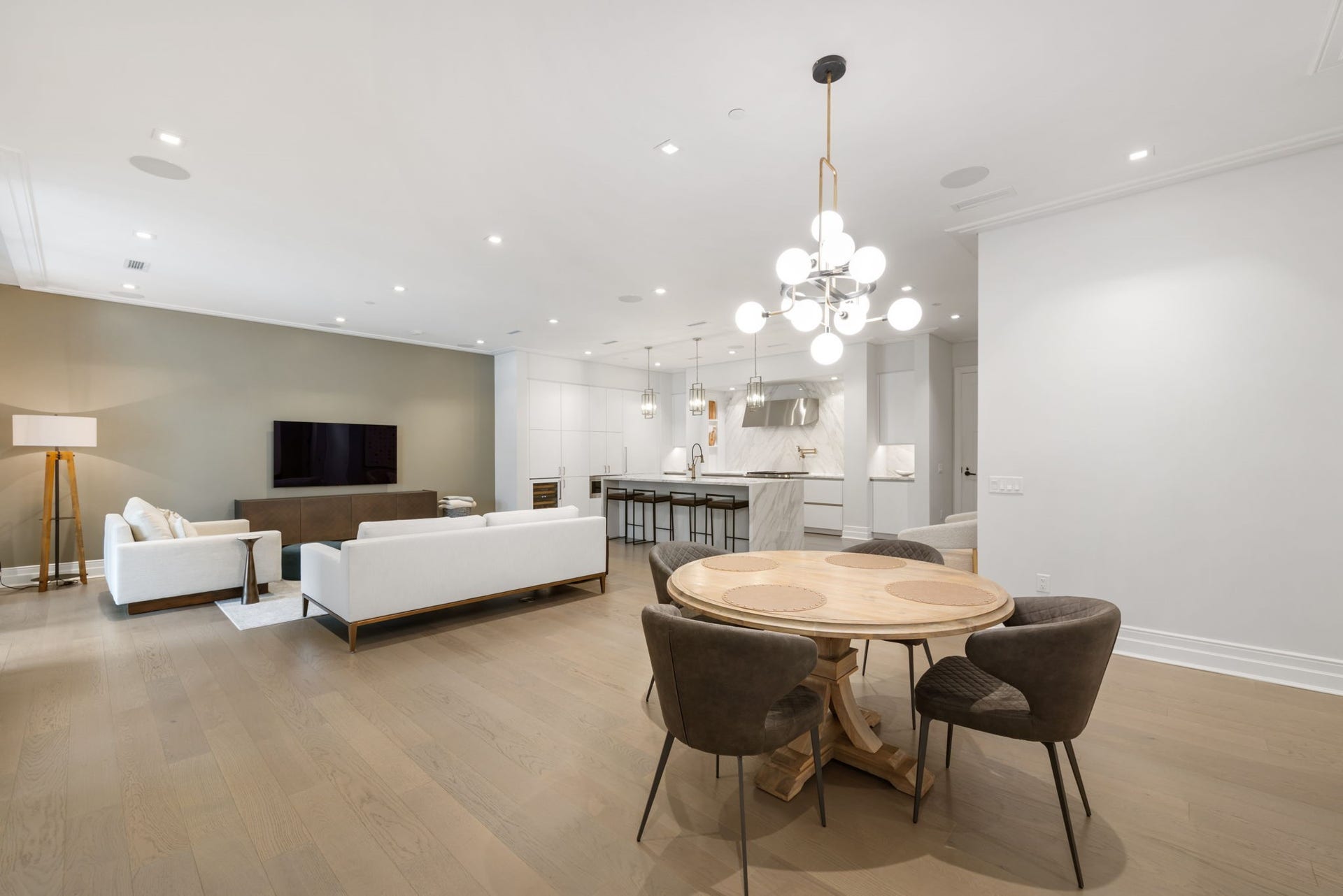 6017 Memorial Drive, #305, Houston, TX 77007 6017 Memorial Drive, #305, Houston, TX 77007