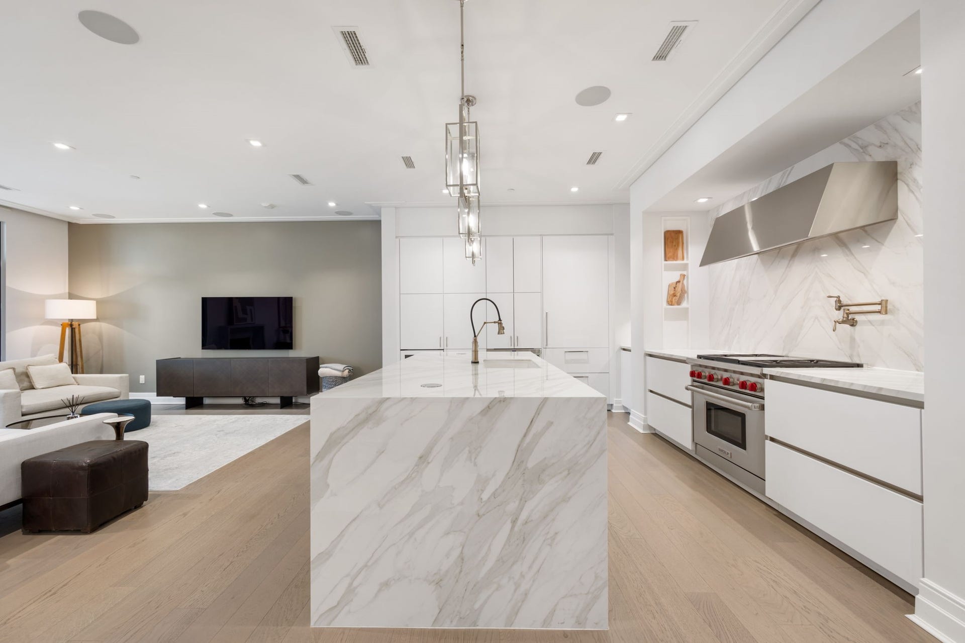6017 Memorial Drive, #305, Houston, TX 77007 6017 Memorial Drive, #305, Houston, TX 77007
