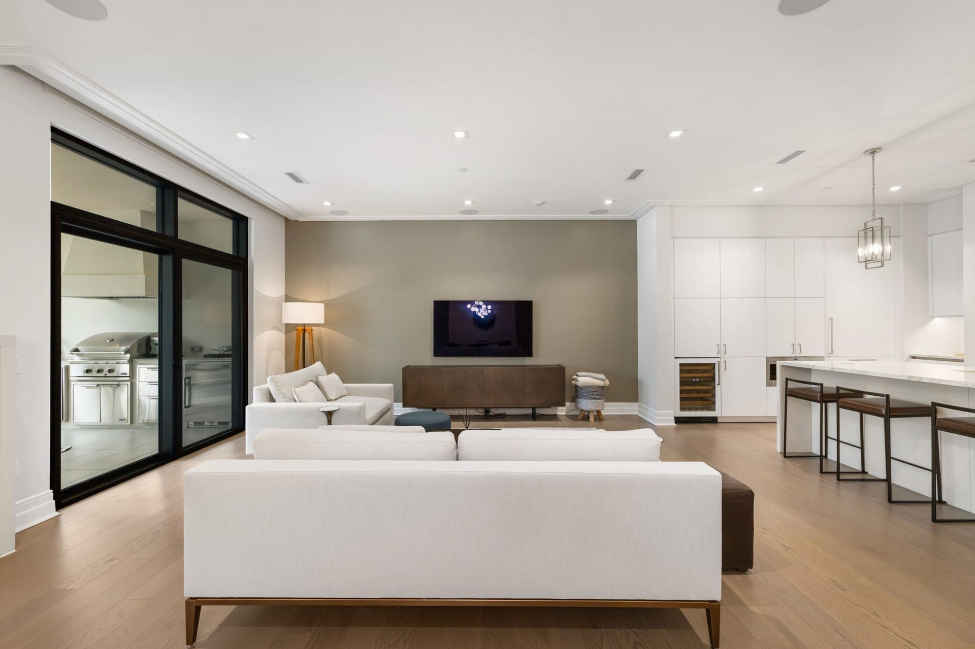 6017 Memorial Drive, #305, Houston, TX 77007 6017 Memorial Drive, #305, Houston, TX 77007