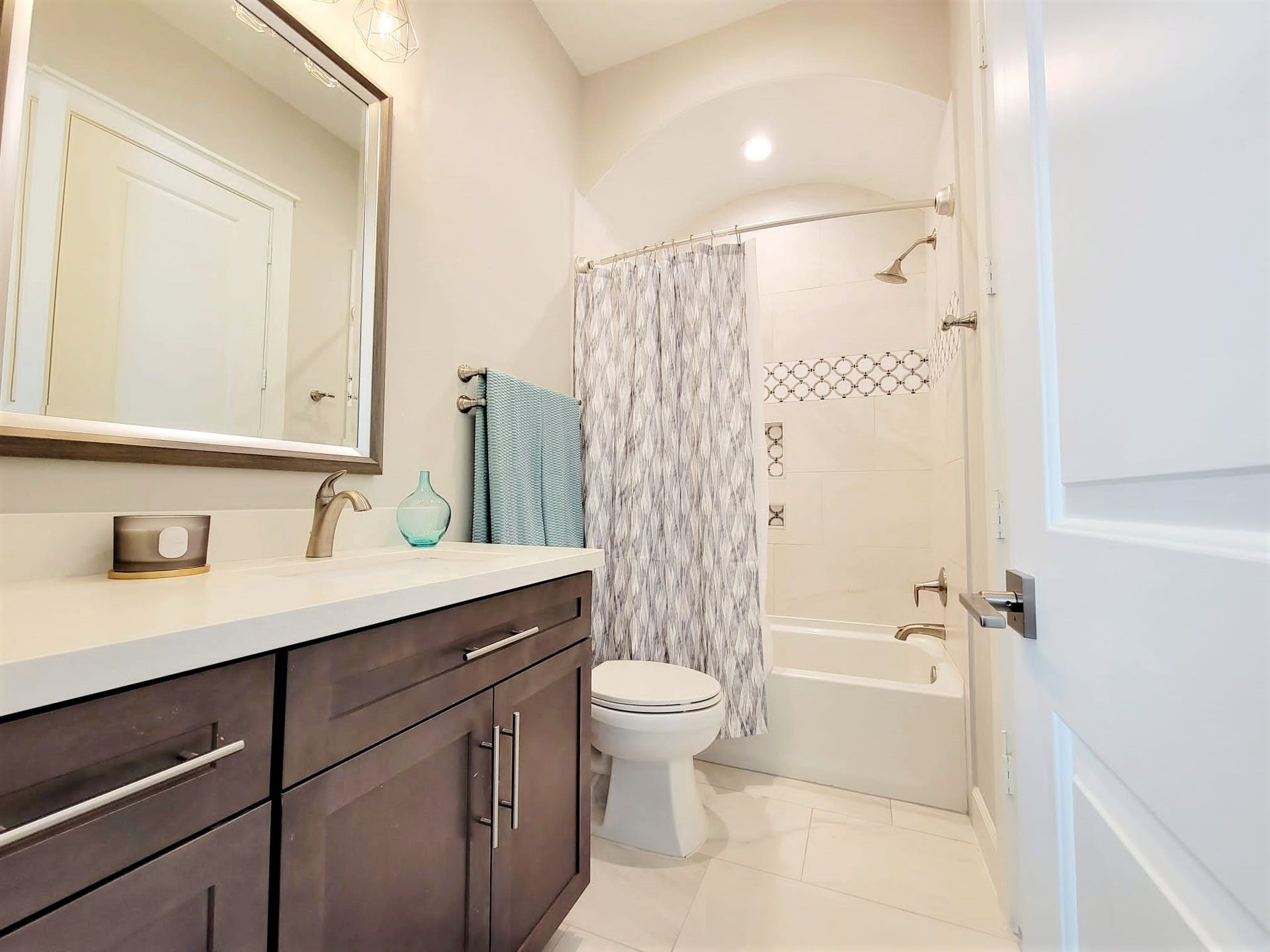 Ensuite bathroom 3