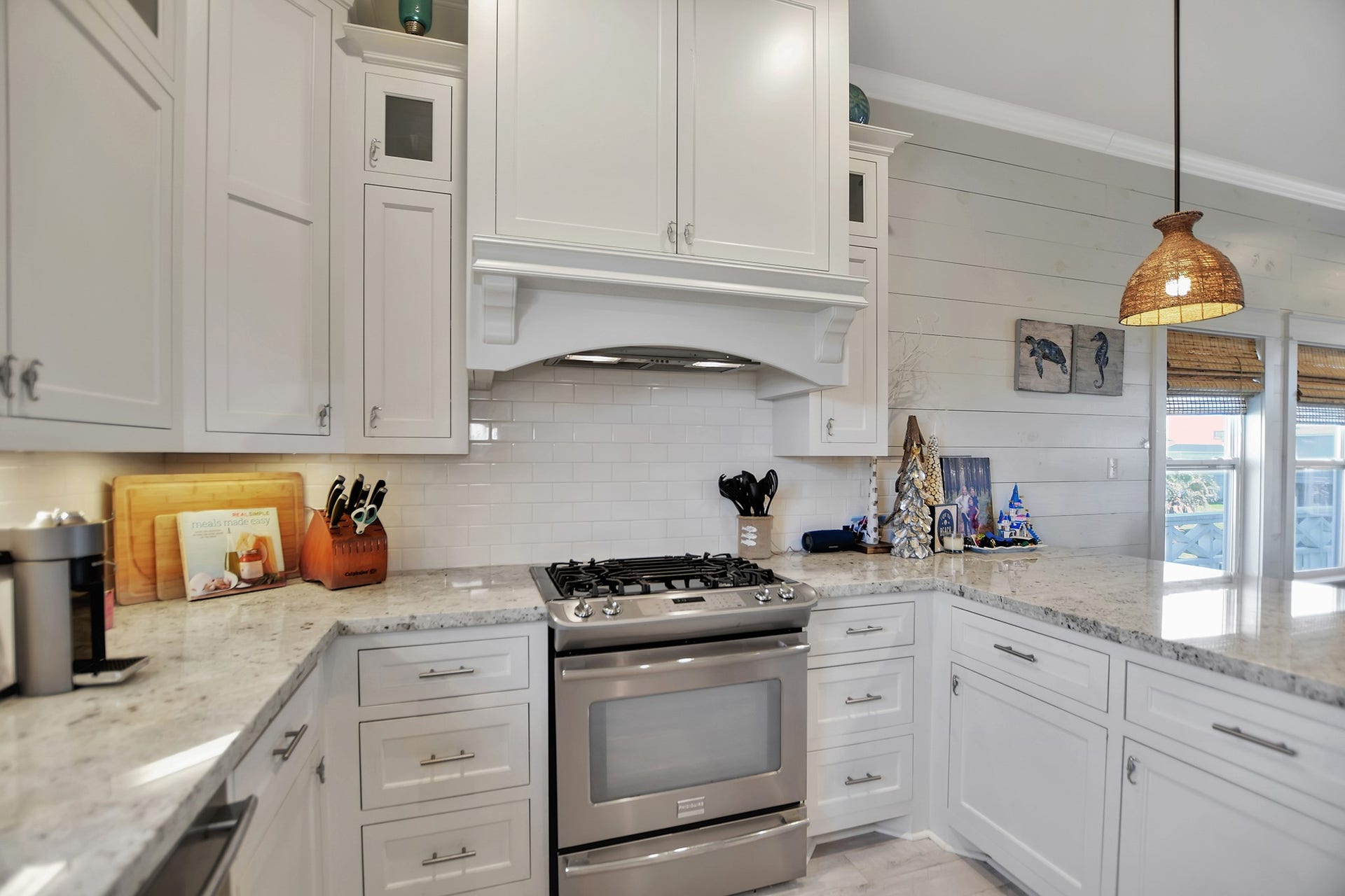2570 Tide Drive, Port Bolivar, TX 77650 2570 Tide Drive, Port Bolivar, TX 77650