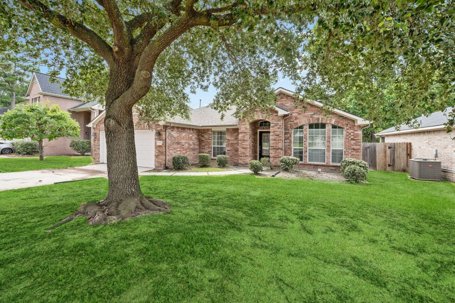 Property photo for 8327 Sports Haven Drive, Humble, TX