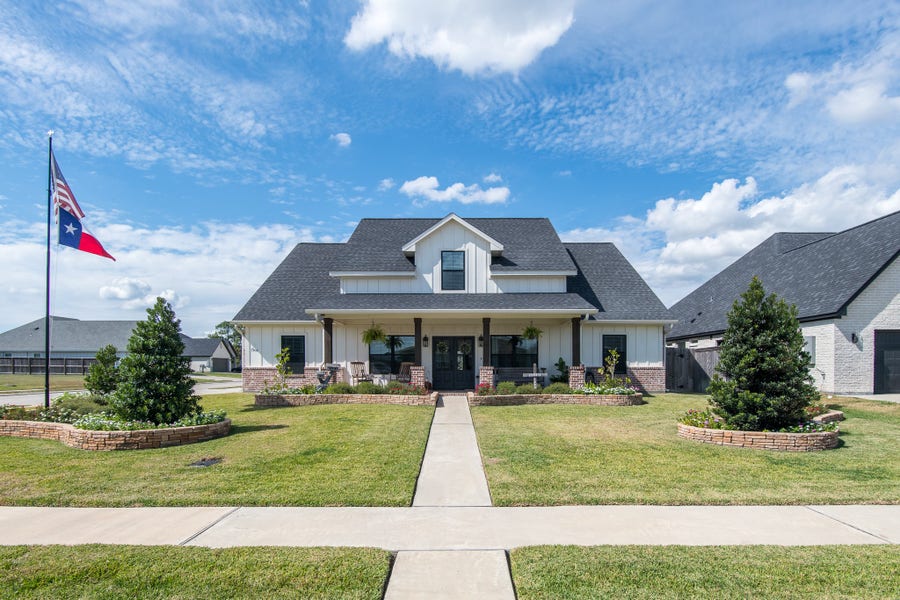 Property photo for 1 Greystone Court, Angleton, TX