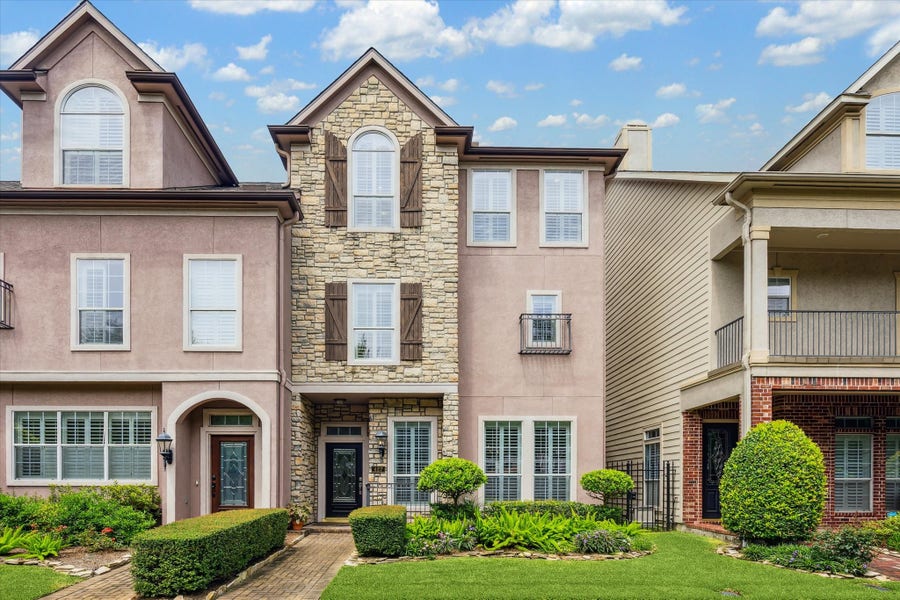 Property photo for 427 N Gate Stone, Houston, TX