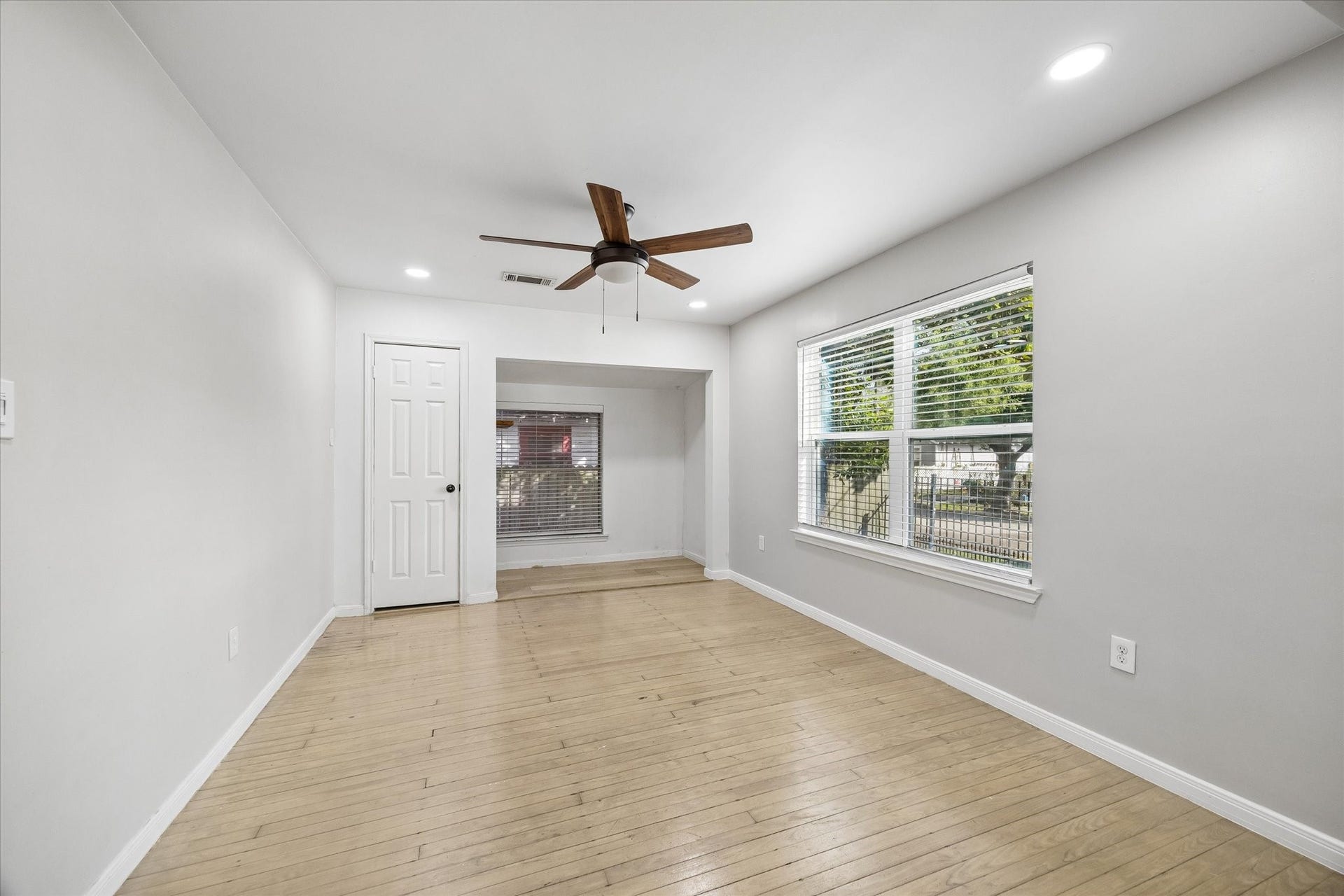 4801 Avenue H, Houston, TX 77011