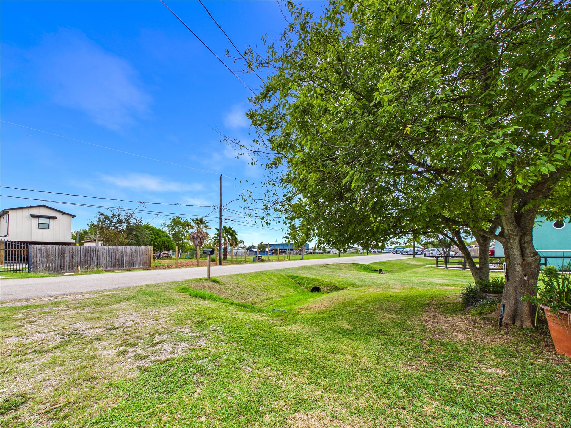 808 15th Street, Dickinson, TX 77539 Street View