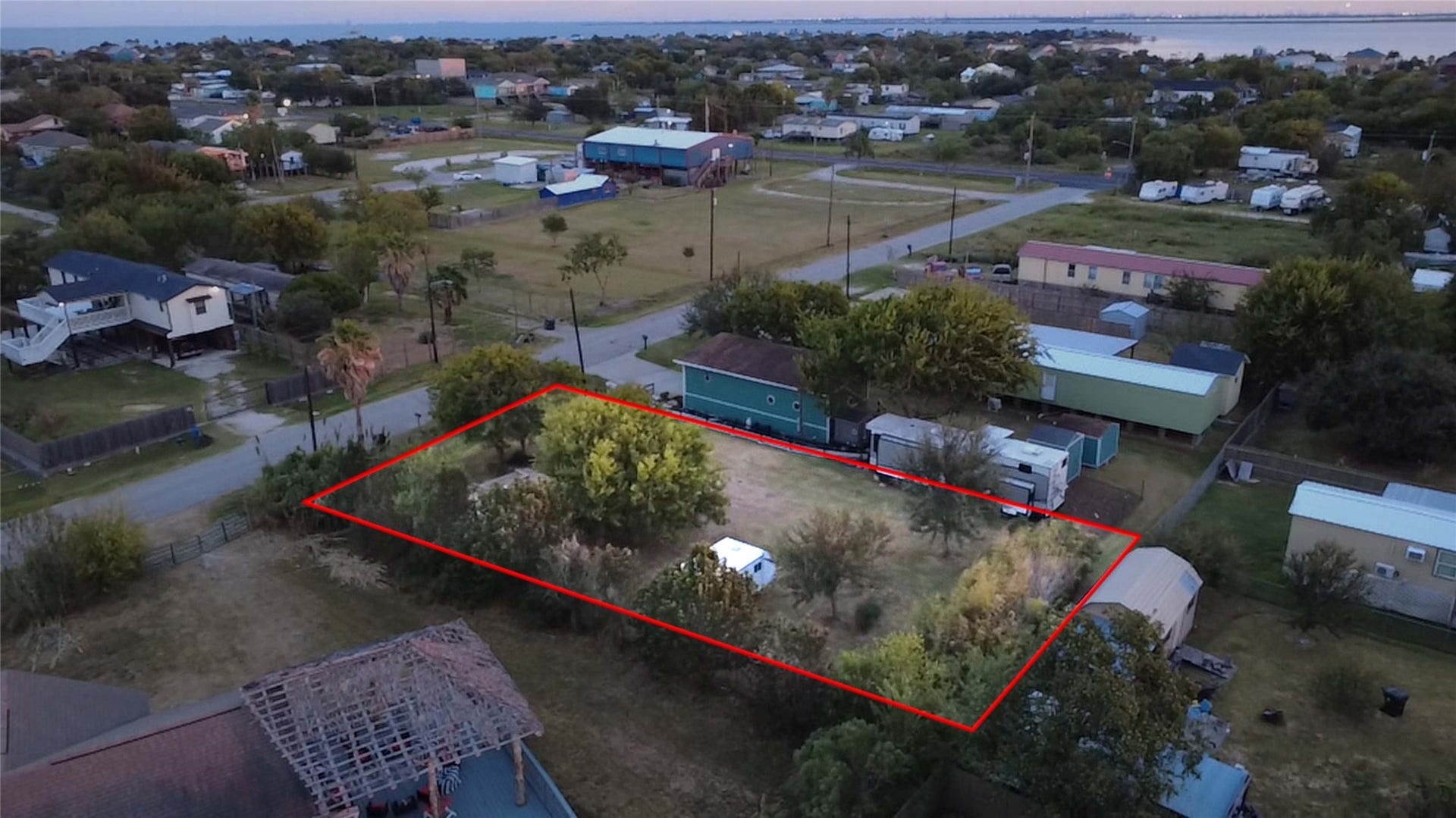 808 15th Street, Dickinson, TX 77539 10,050 Lot Size