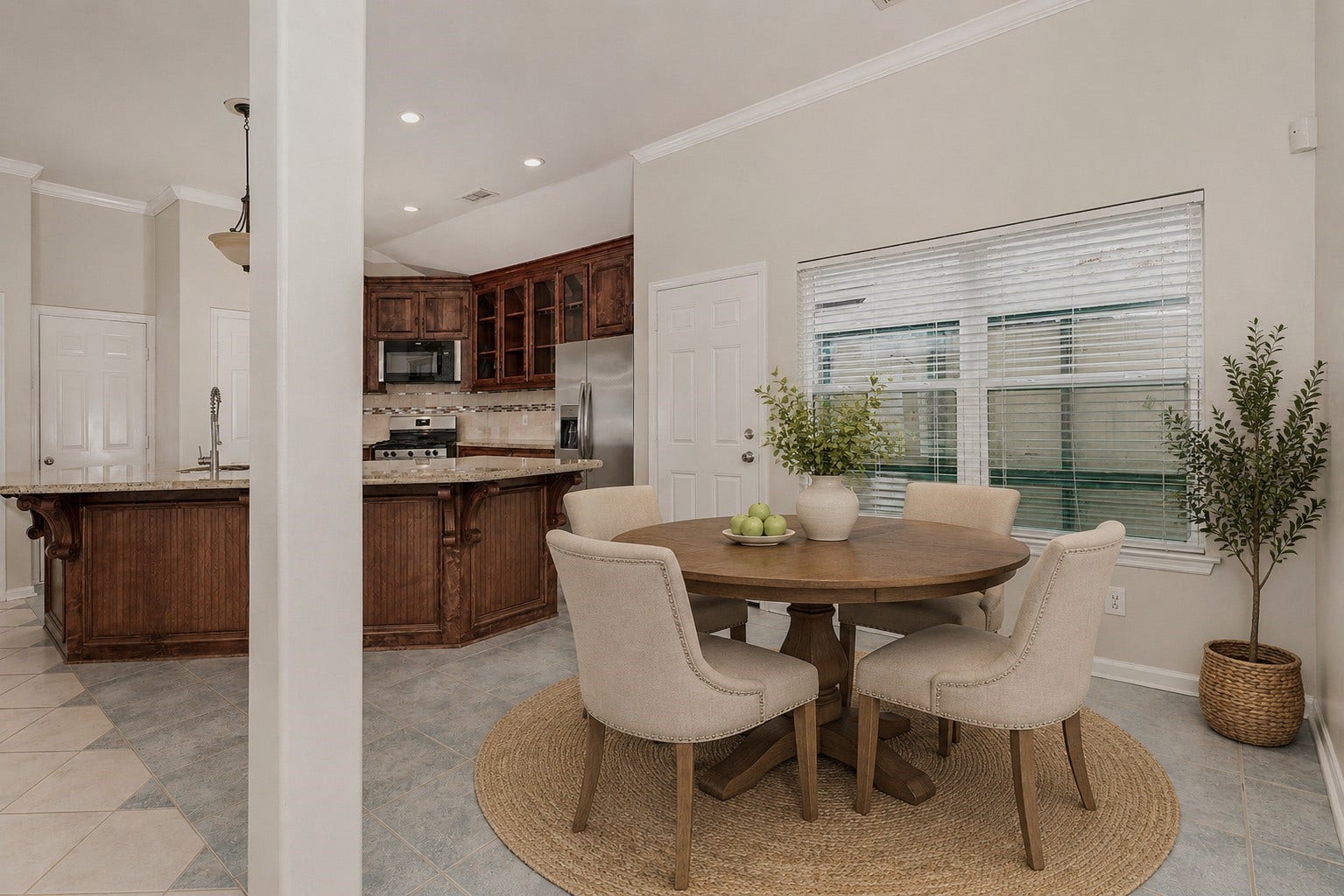 34 Cypress Bayou Court, The Woodlands, TX 77382 Virtually staged