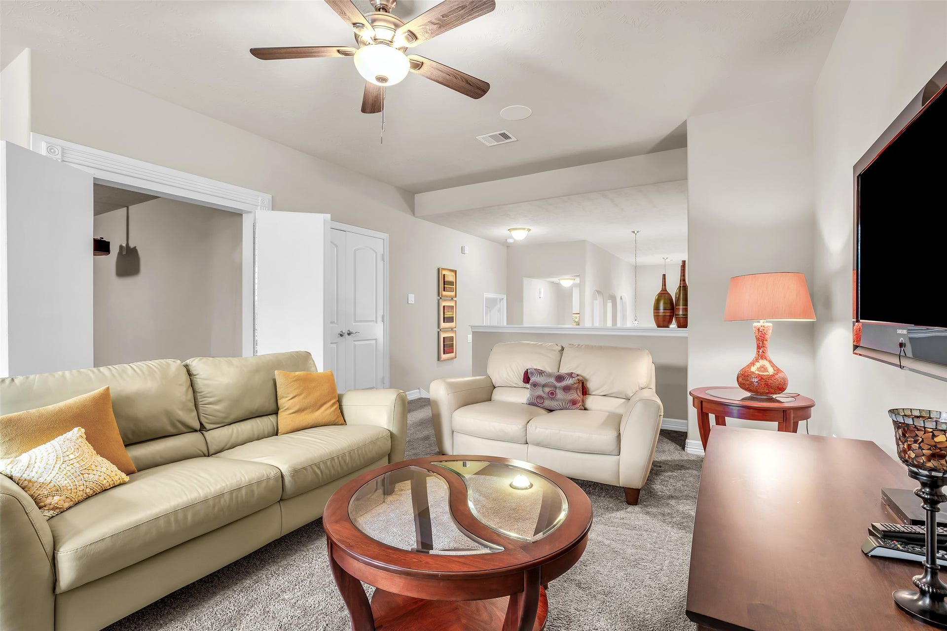 246 Hearthshire Circle, The Woodlands, TX 77354 Versatile game room off the staircase