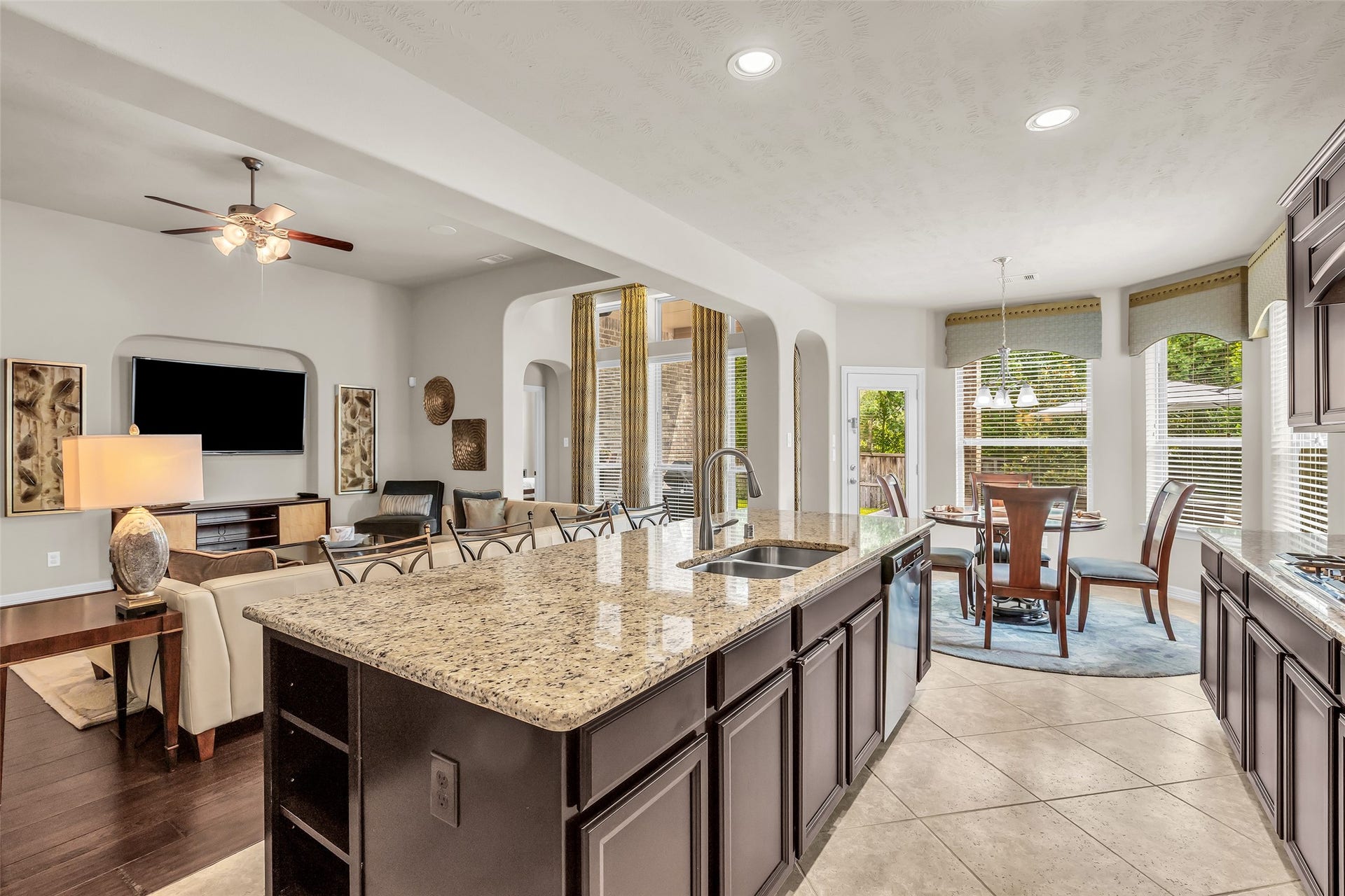 246 Hearthshire Circle, The Woodlands, TX 77354 246 Hearthshire Circle, The Woodlands, TX 77354