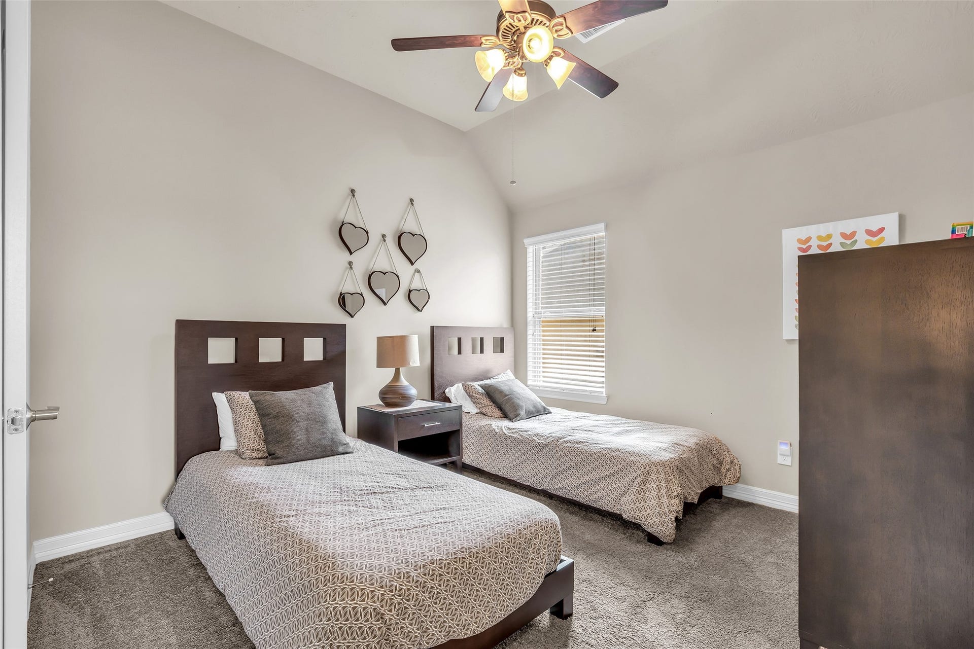 246 Hearthshire Circle, The Woodlands, TX 77354 Another secondary bedroom on 2nd floor