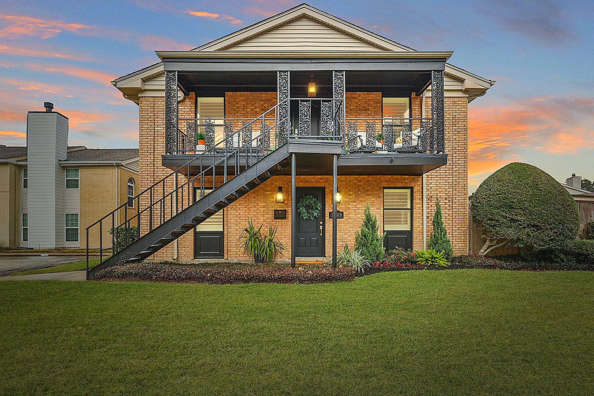 The best curb appeal in all of Heritage-1709 San Sebastian