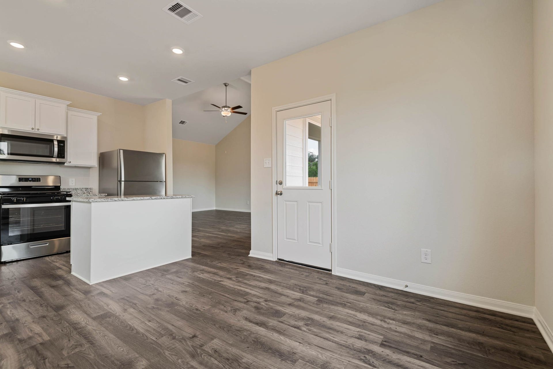 356 Fastboy Lane, Waller, TX 77484