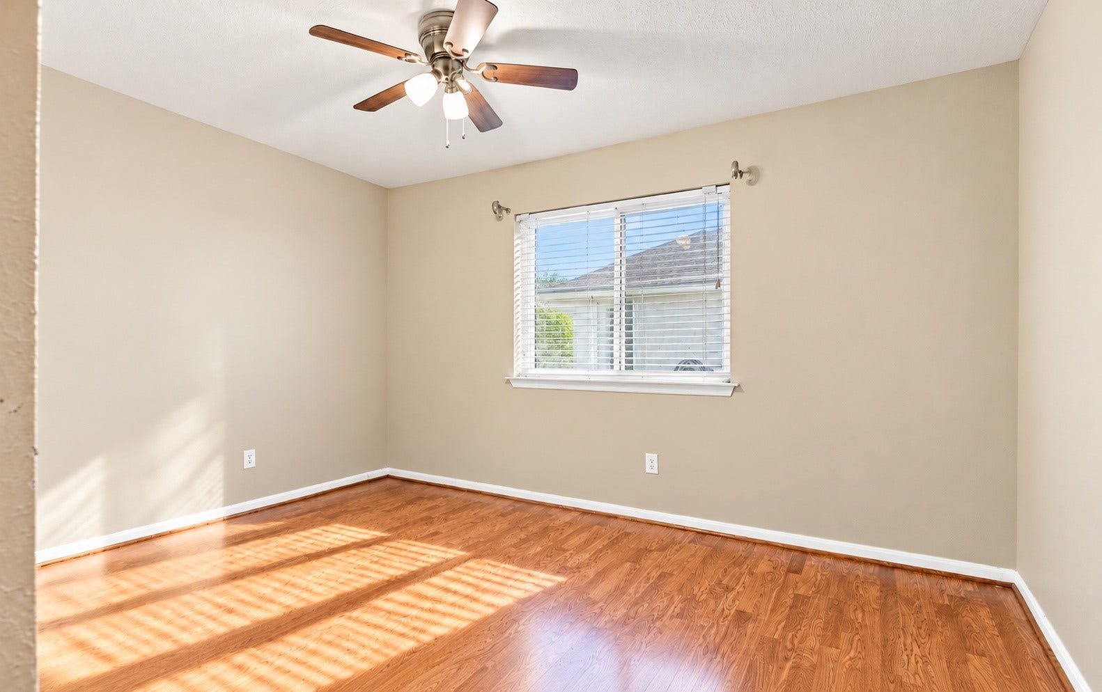 1915 Shining Stream Lane, Richmond, TX 77406